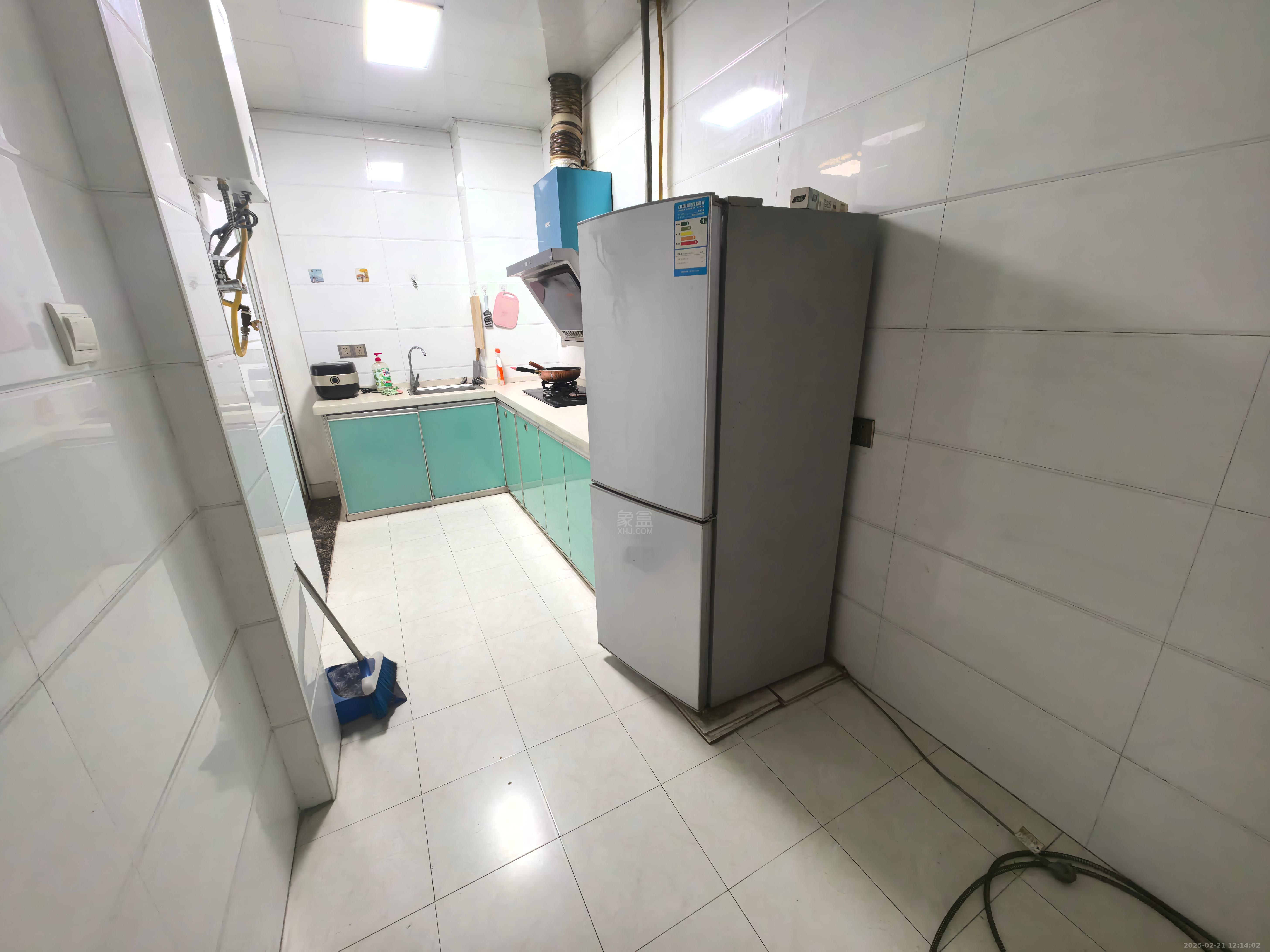 汇通国际  2室2厅1卫   1400.00元/月室内图