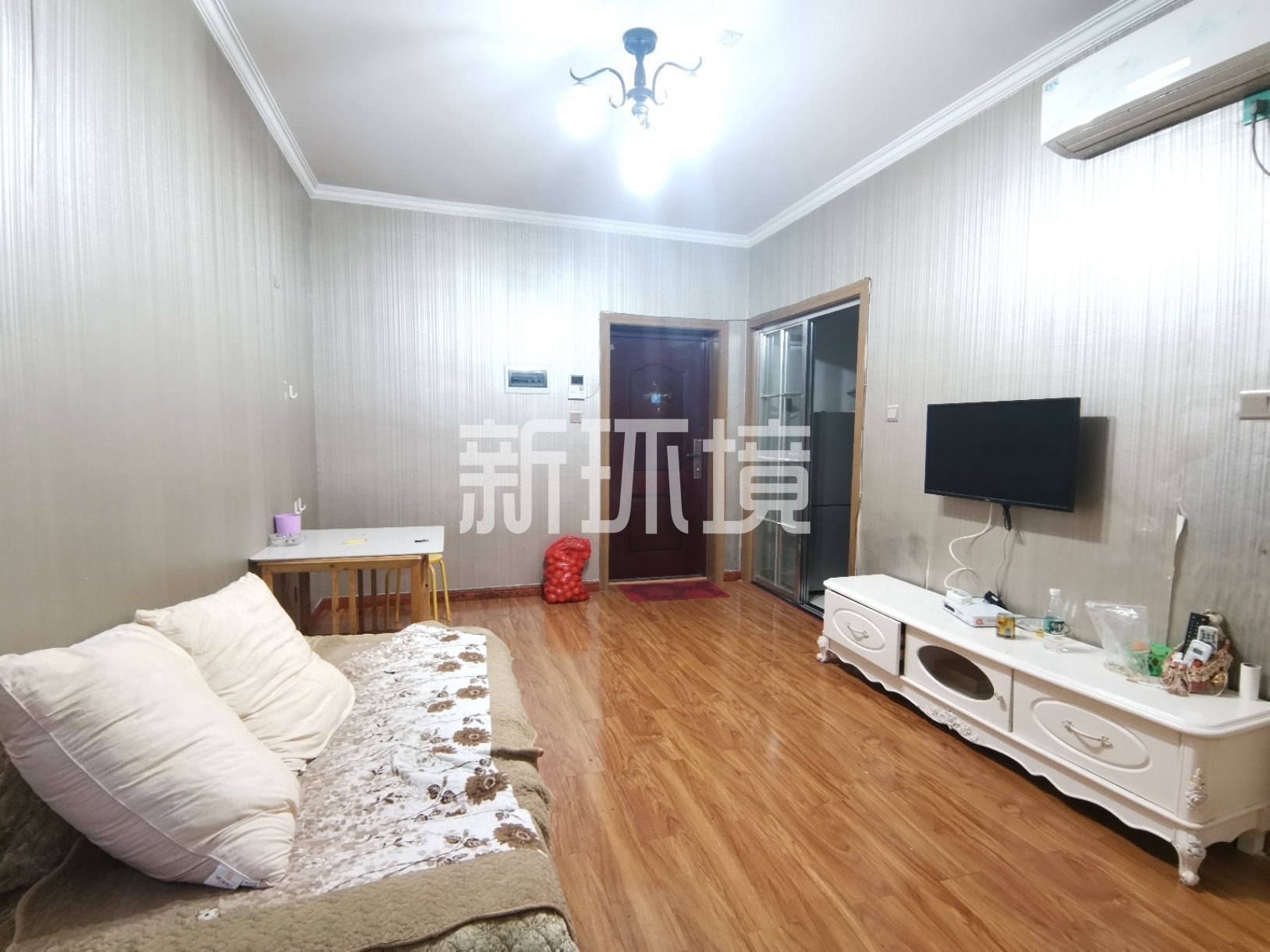 山水印象 1室1厅1卫 26.8万 山水印象 1室1厅1卫 26.8万客厅