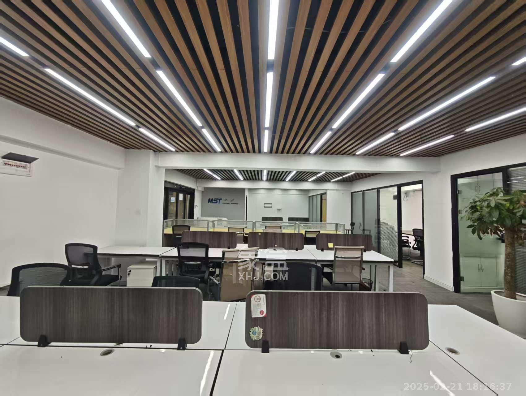 复地星光天地  1室1厅1卫    8000.0元/月 复地星光天地  1室1厅1卫    8000.0元/月室内图