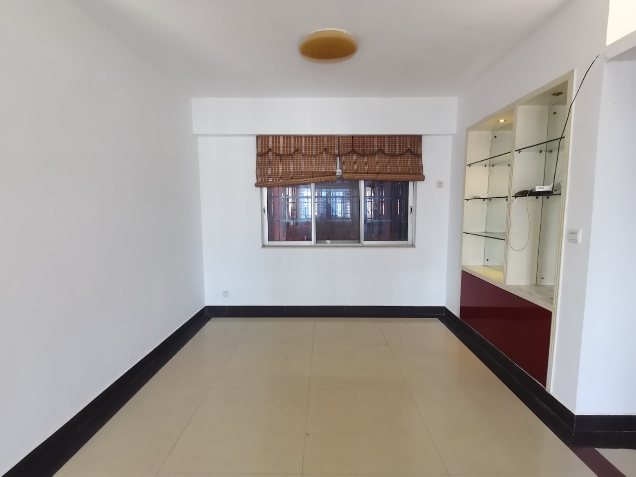 康业花园 3室2厅2卫 94.0万 康业花园 3室2厅2卫 94.0万室内图