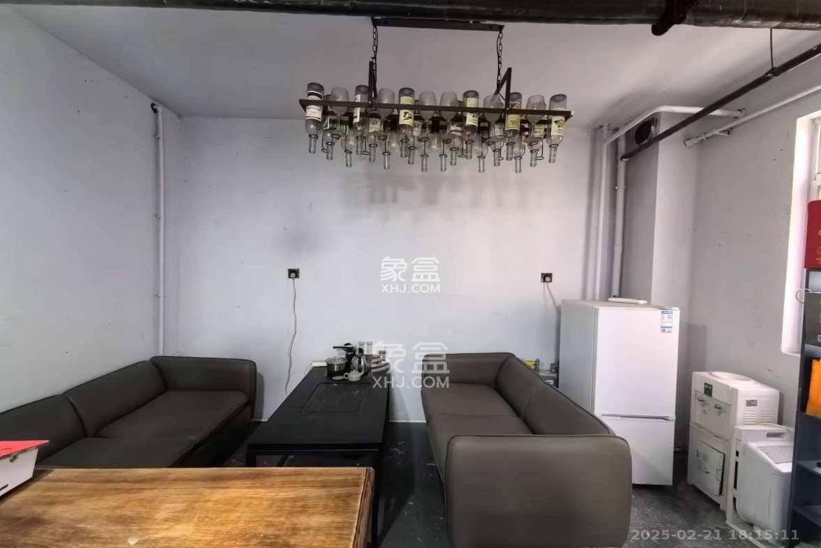 天一康园(湖南电力科技园) 5室2厅2卫 4200.0元/月 天一康园(湖南电力科技园) 5室2厅2卫 4200.0元/月室内图