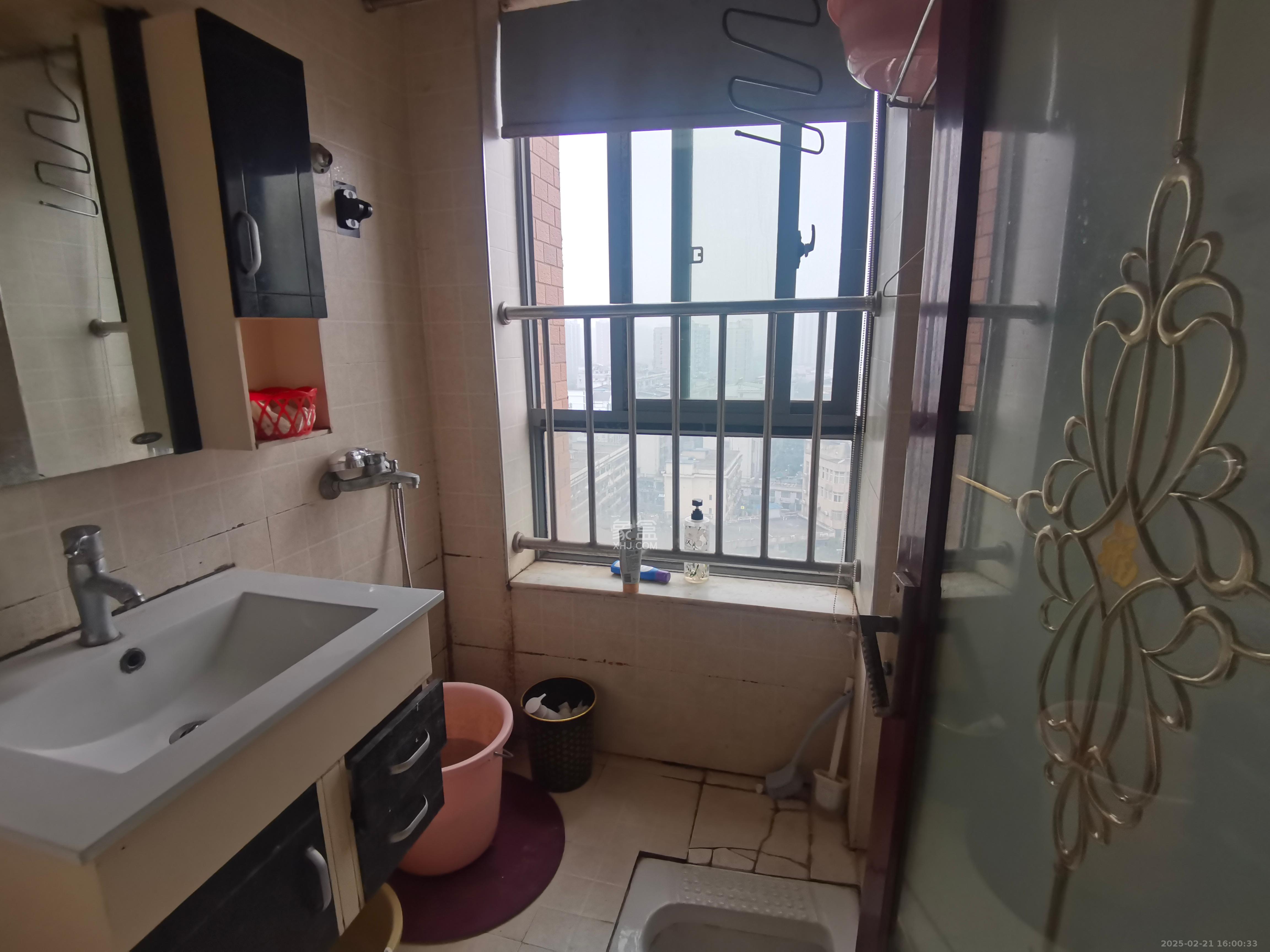 上海城小区 1室1厅1卫 1500.0元/月 上海城小区 1室1厅1卫 1500.0元/月室内图