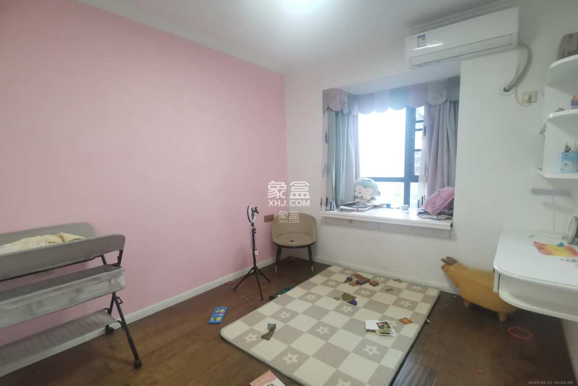 玛丽的花园(金色阳光家园)  4室2厅1卫    3000.0元/月 玛丽的花园(金色阳光家园)  4室2厅1卫    3000.0元/月室内图