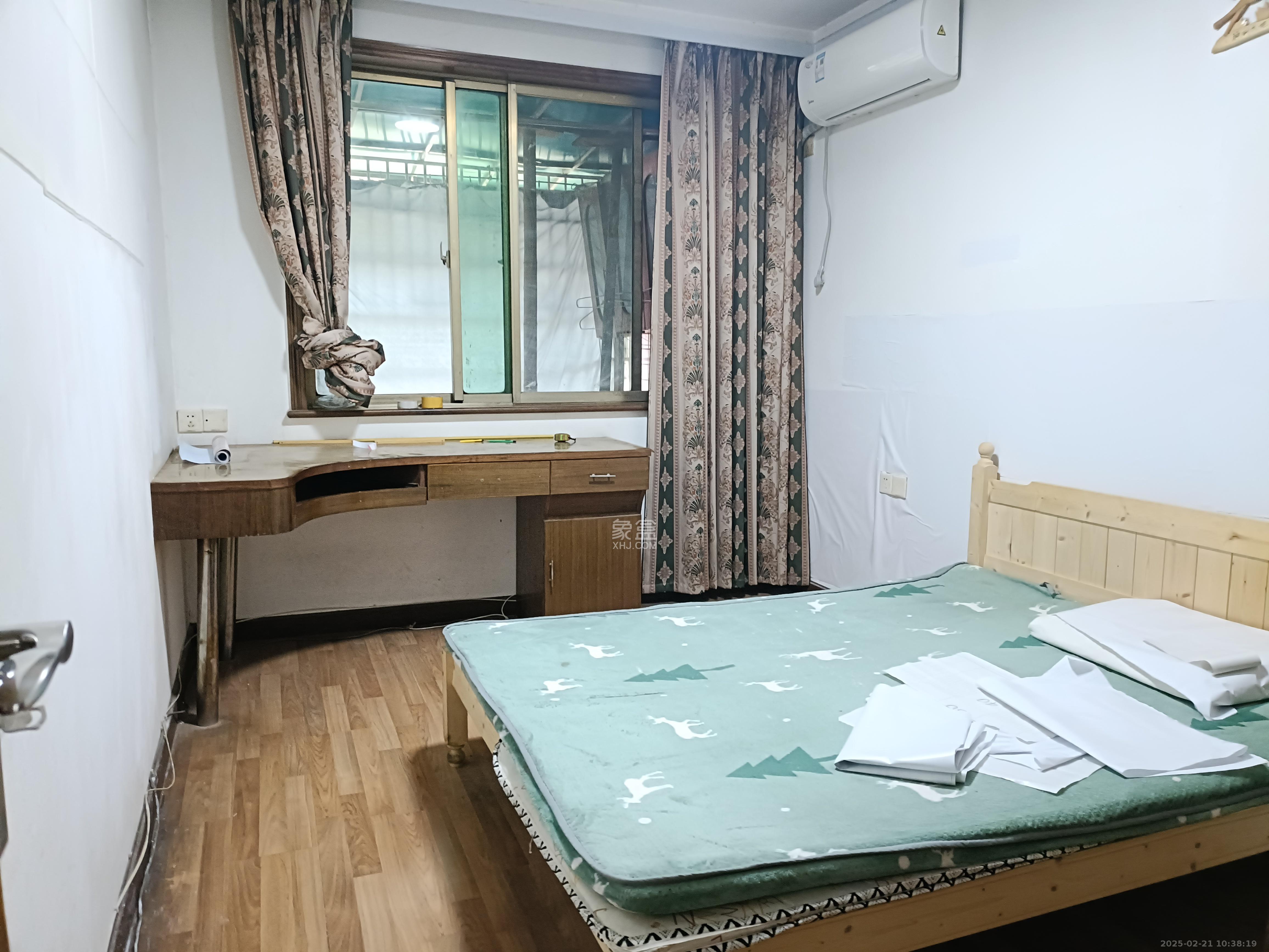 东风一村社区房（王家垅）  3室2厅1卫   2300.00元/月室内图1