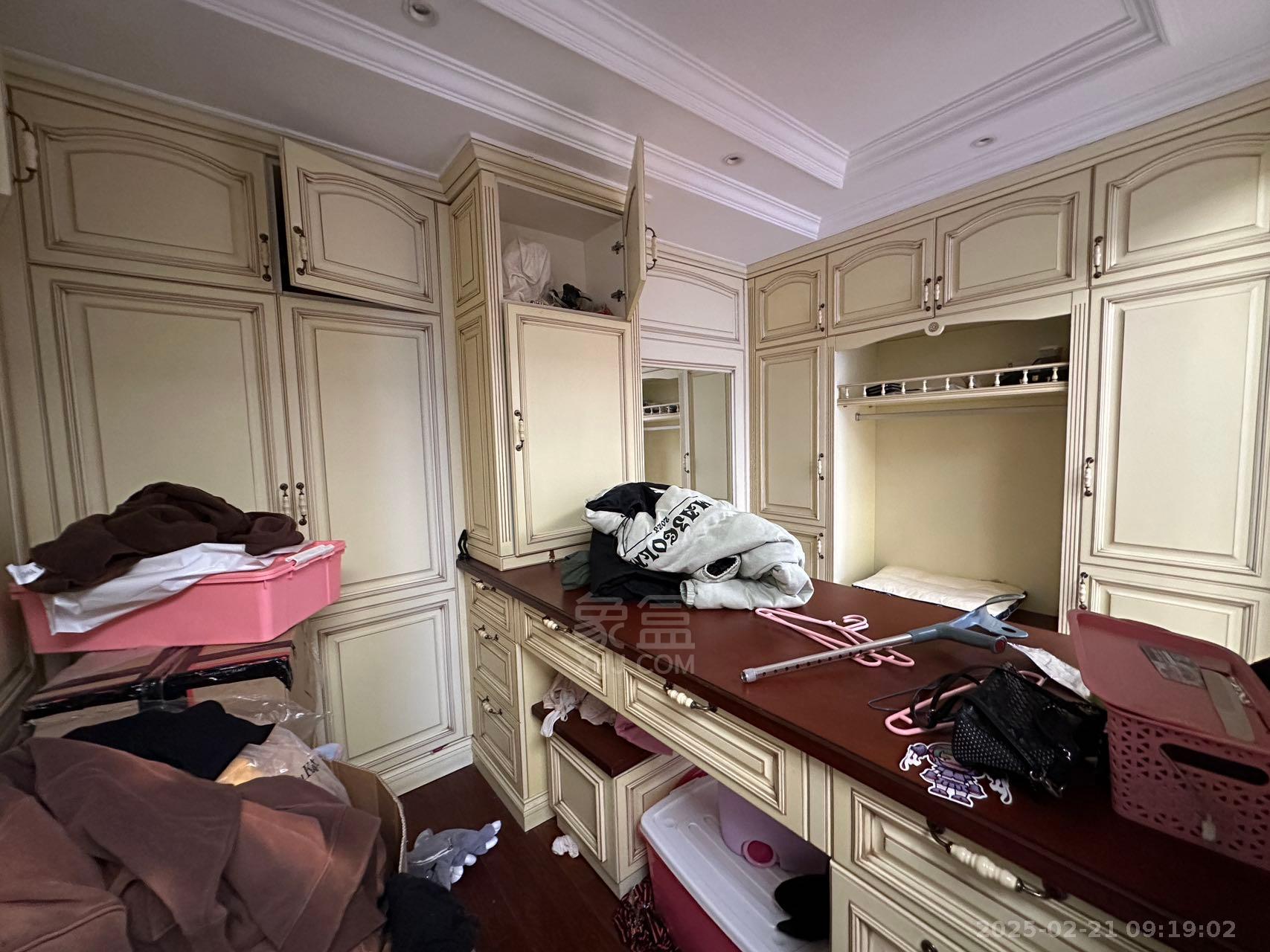 奥园养生城 4室2厅4卫 5300.0元/月 奥园养生城 4室2厅4卫 5300.0元/月室内图