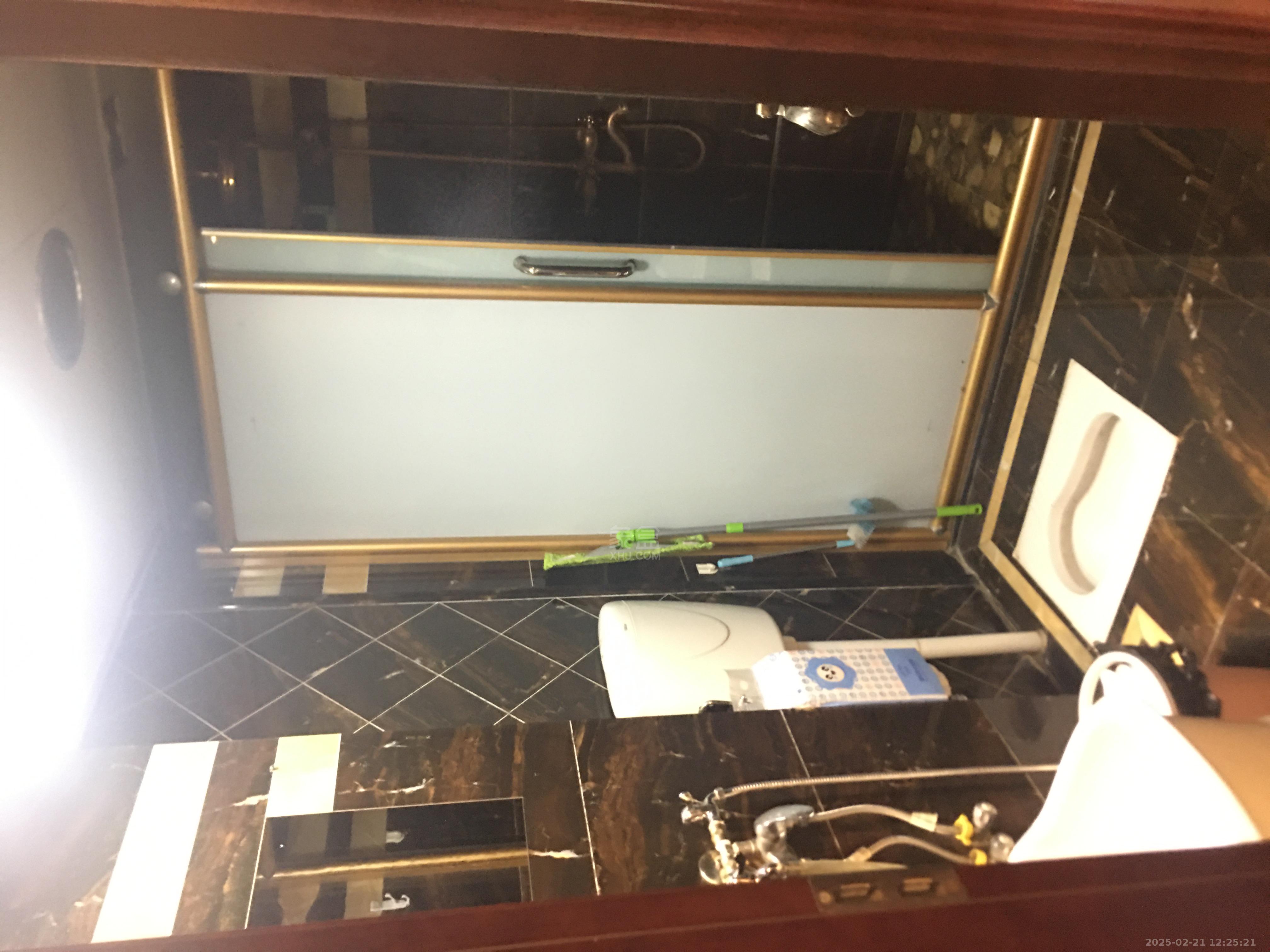 泰山公馆 2室2厅1卫 1700.0元/月 泰山公馆 2室2厅1卫 1700.0元/月室内图