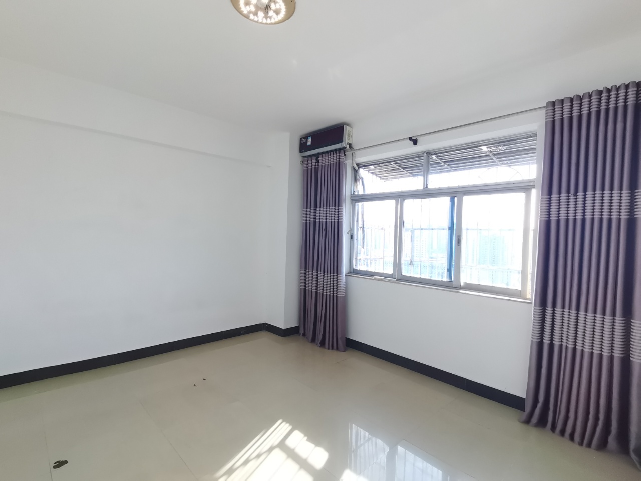 康业花园 3室2厅2卫 94.0万 康业花园 3室2厅2卫 94.0万室内图