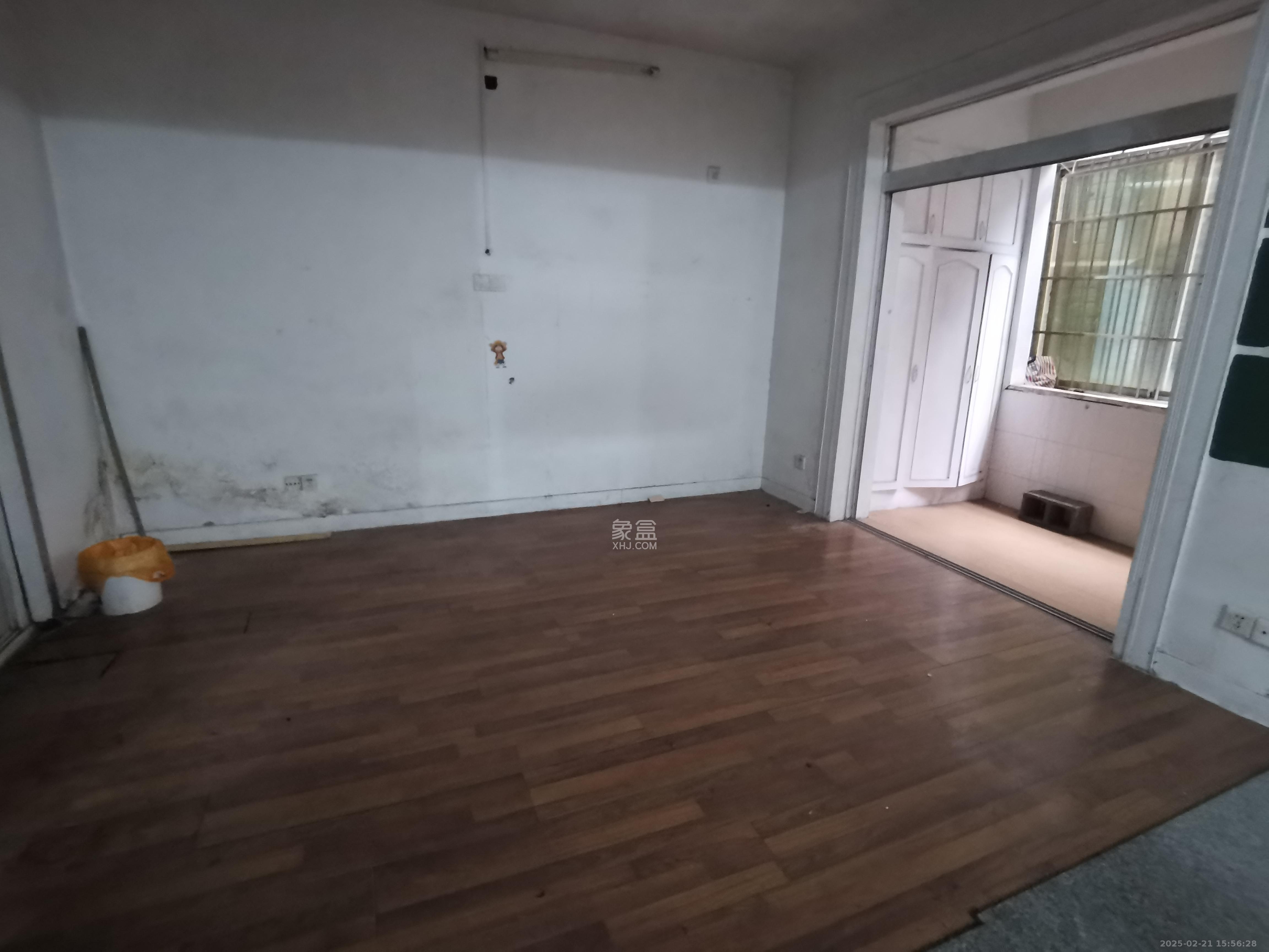 金鹰小区 3室2厅2卫 2700.0元/月 金鹰小区 3室2厅2卫 2700.0元/月室内图