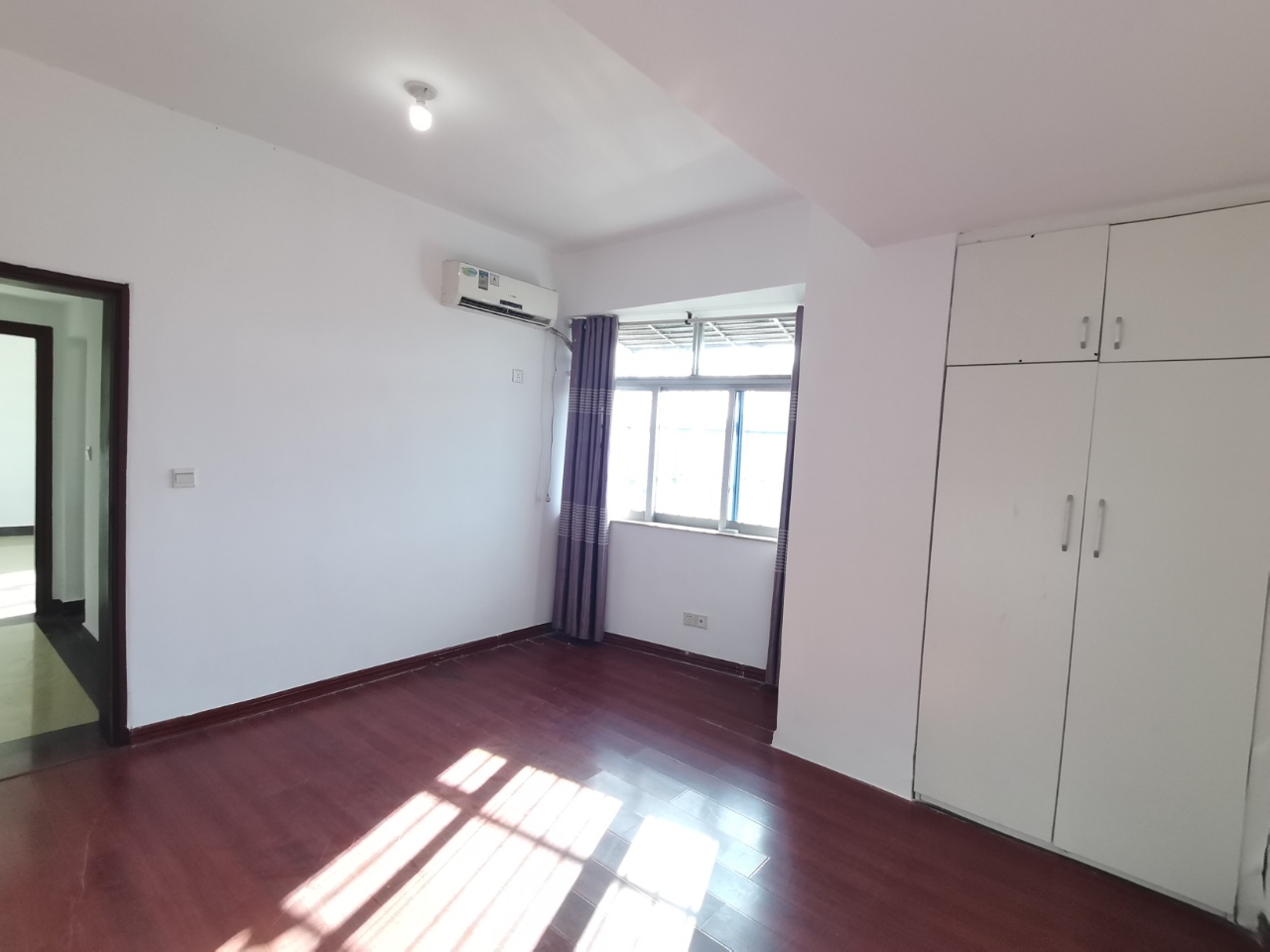 康业花园 3室2厅2卫 94.0万 康业花园 3室2厅2卫 94.0万室内图