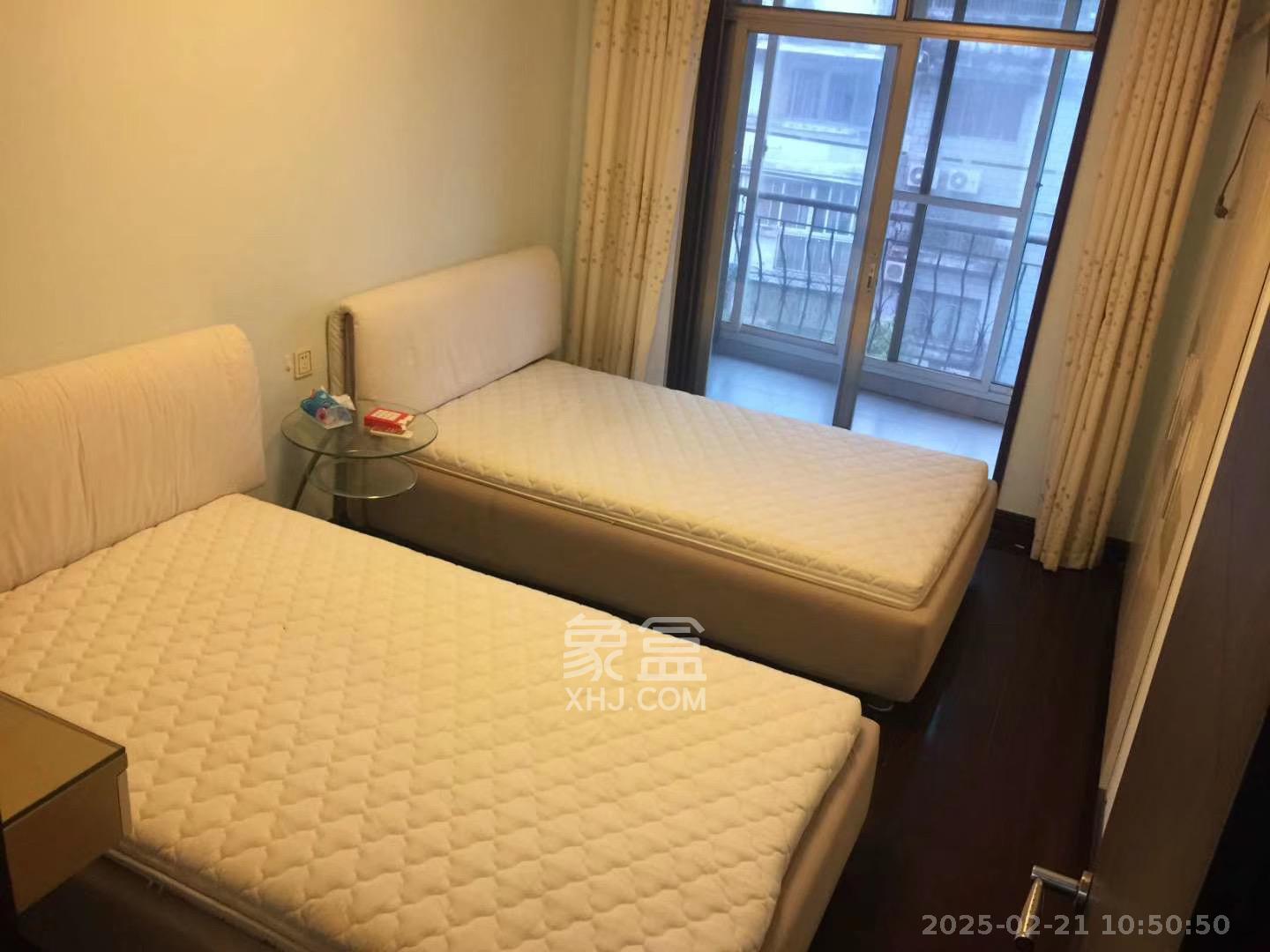 汇城花园  3室2厅2卫   3500.00元/月室内图