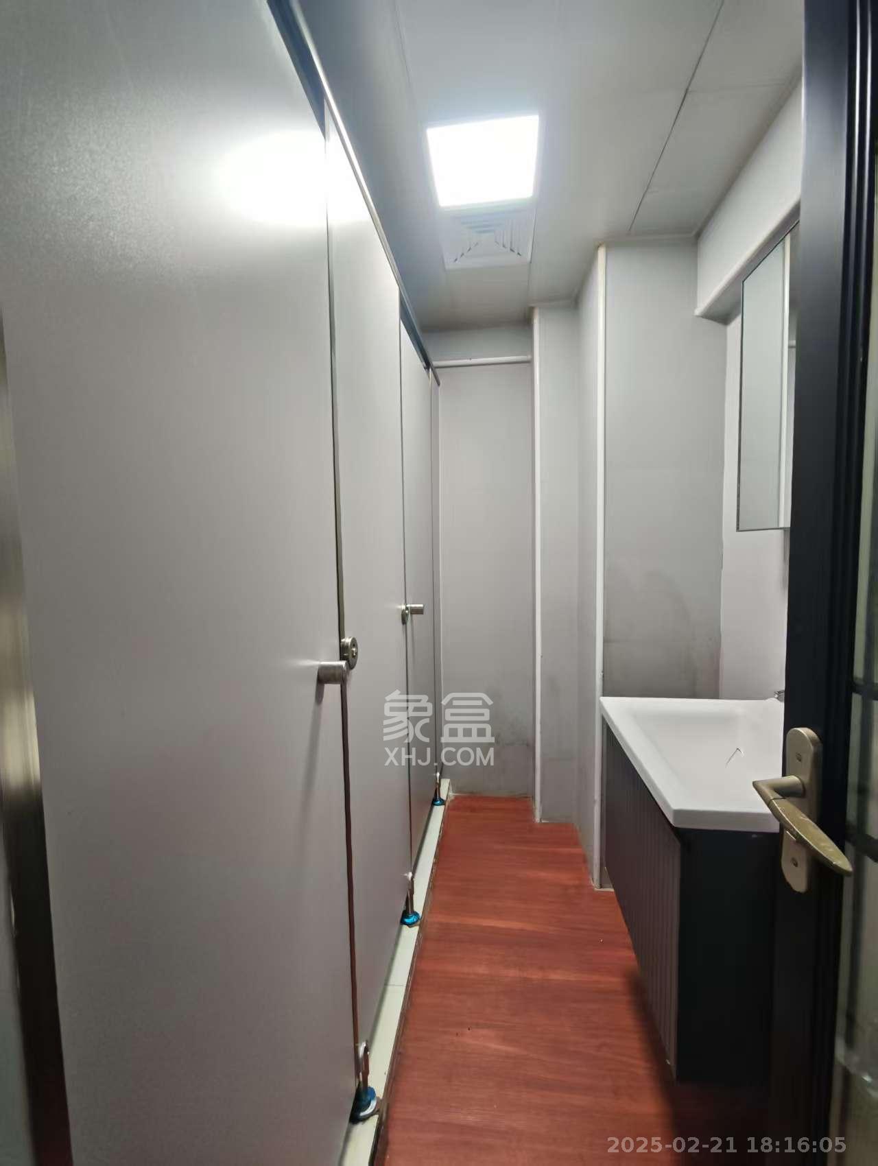 复地星光天地 2室1厅1卫 8000.0元/月 复地星光天地 2室1厅1卫 8000.0元/月室内图