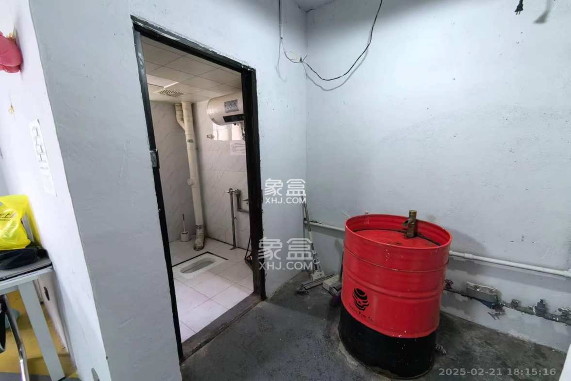 天一康园(湖南电力科技园) 5室2厅2卫 4200.0元/月 天一康园(湖南电力科技园) 5室2厅2卫 4200.0元/月室内图