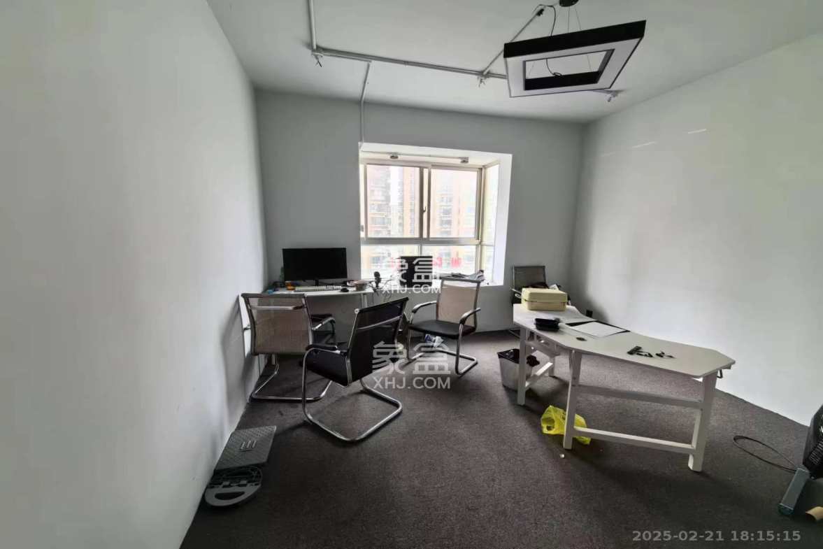 天一康园(湖南电力科技园) 5室2厅2卫 4200.0元/月 天一康园(湖南电力科技园) 5室2厅2卫 4200.0元/月室内图