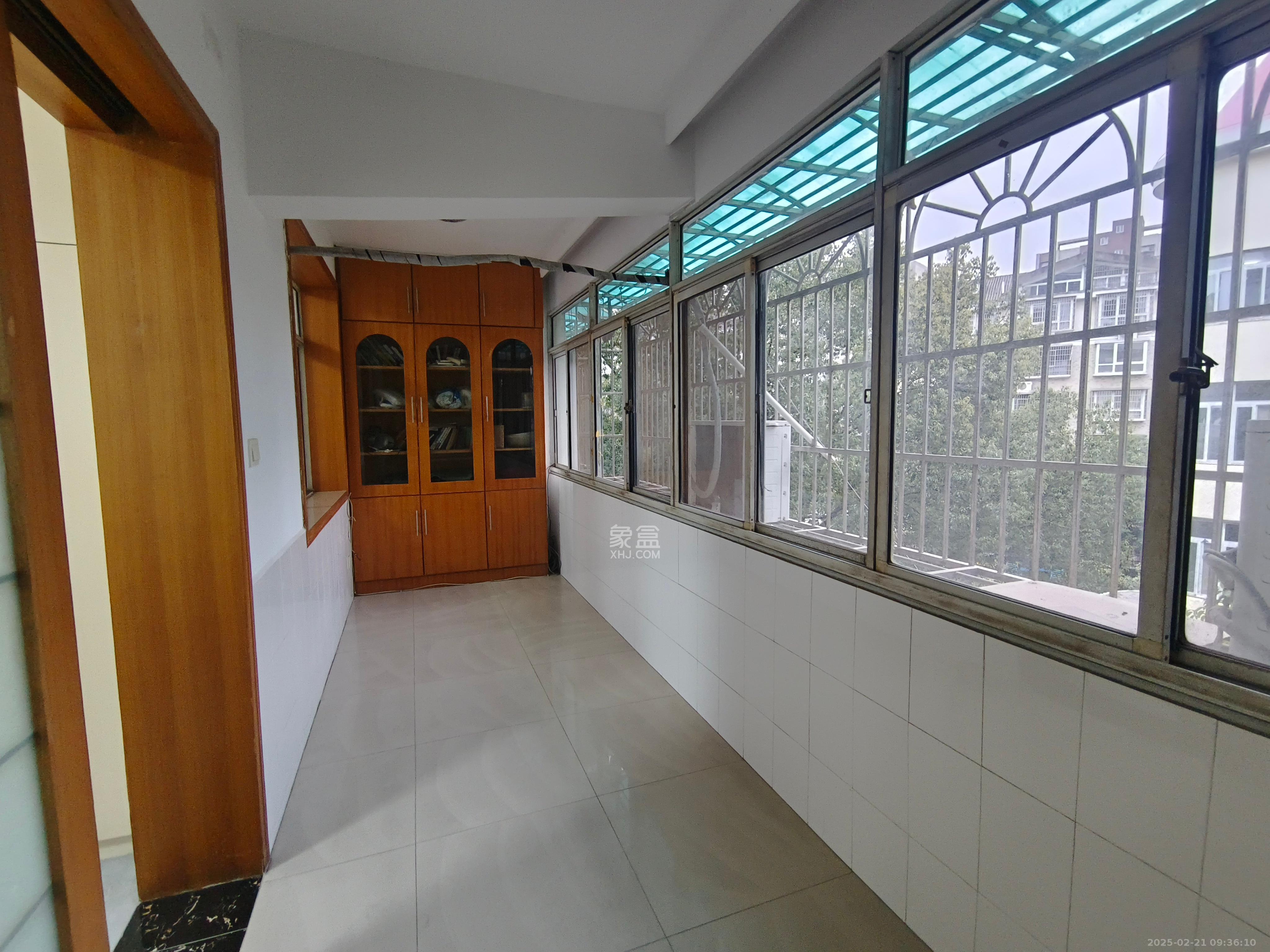 大吉小区 3室2厅1卫 1800.0元/月 大吉小区 3室2厅1卫 1800.0元/月室内图