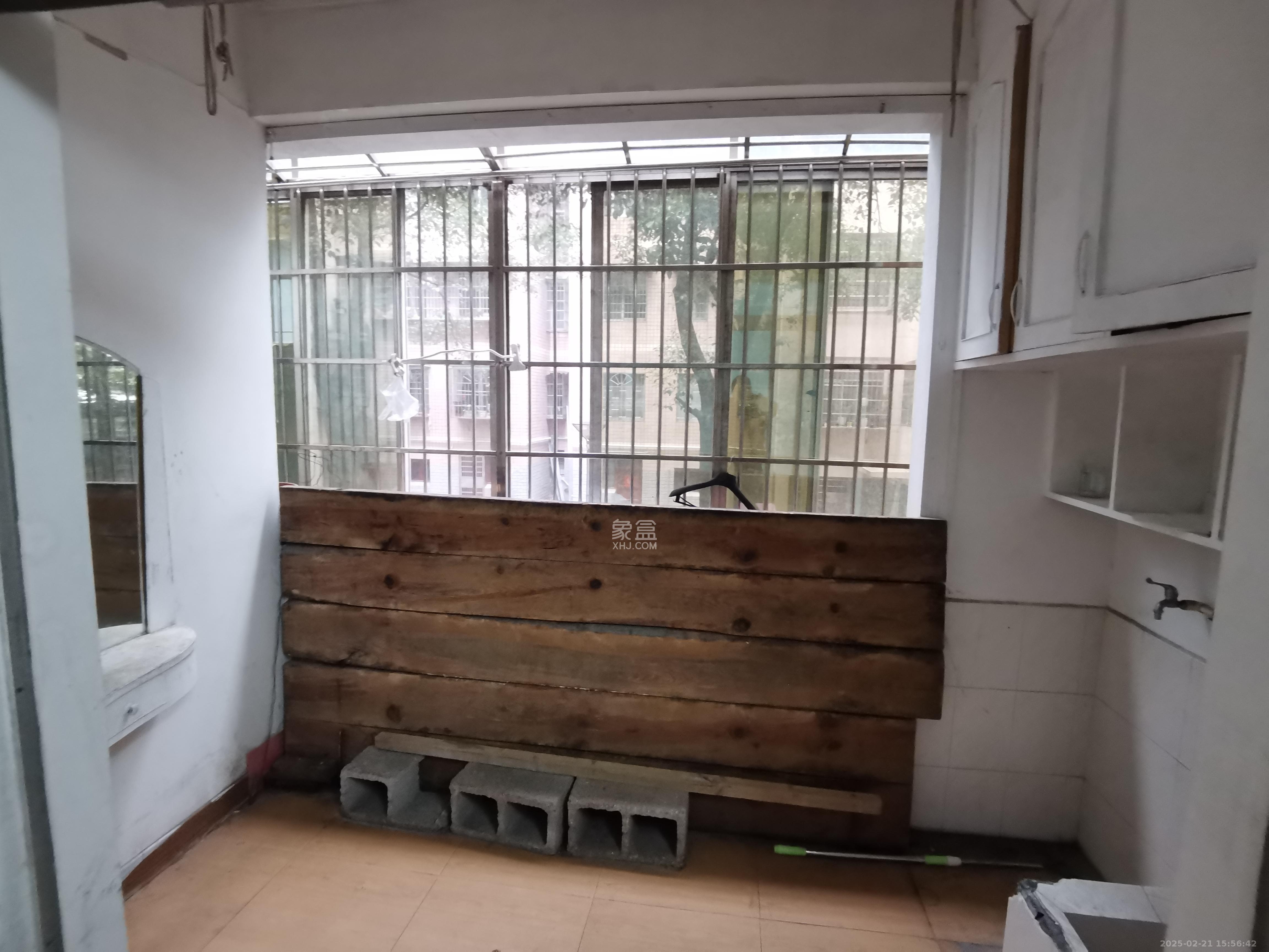 金鹰小区 3室2厅2卫 2700.0元/月 金鹰小区 3室2厅2卫 2700.0元/月室内图