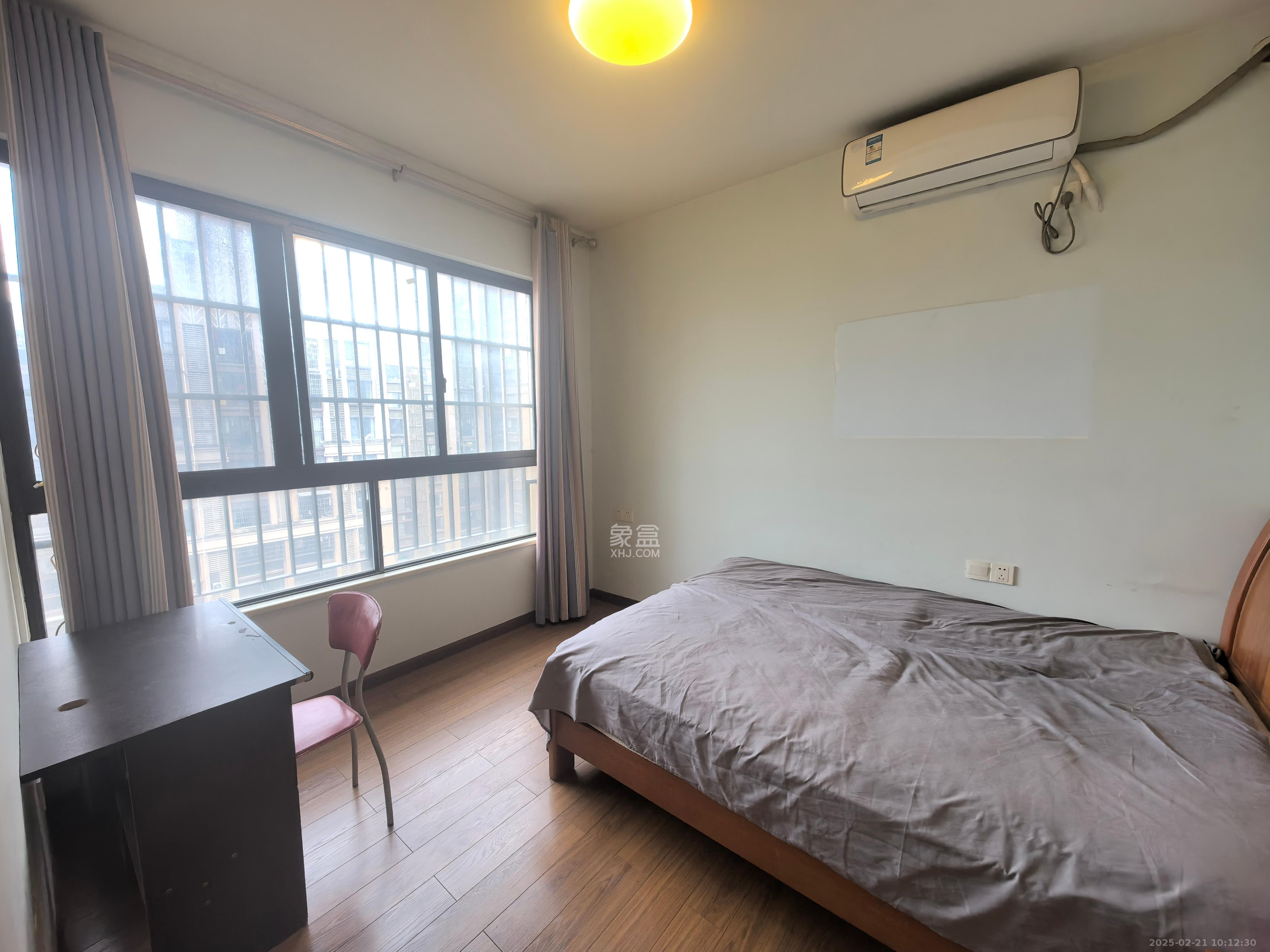 华润凤凰城三期 3室2厅2卫 2000.0元/月 华润凤凰城三期 3室2厅2卫 2000.0元/月室内图