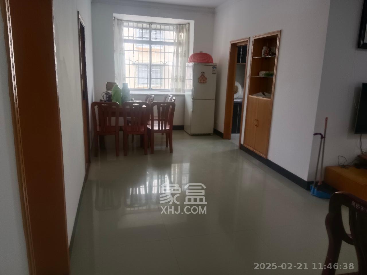 东湖小区安置房  3室2厅1卫   2300.00元/月室内图