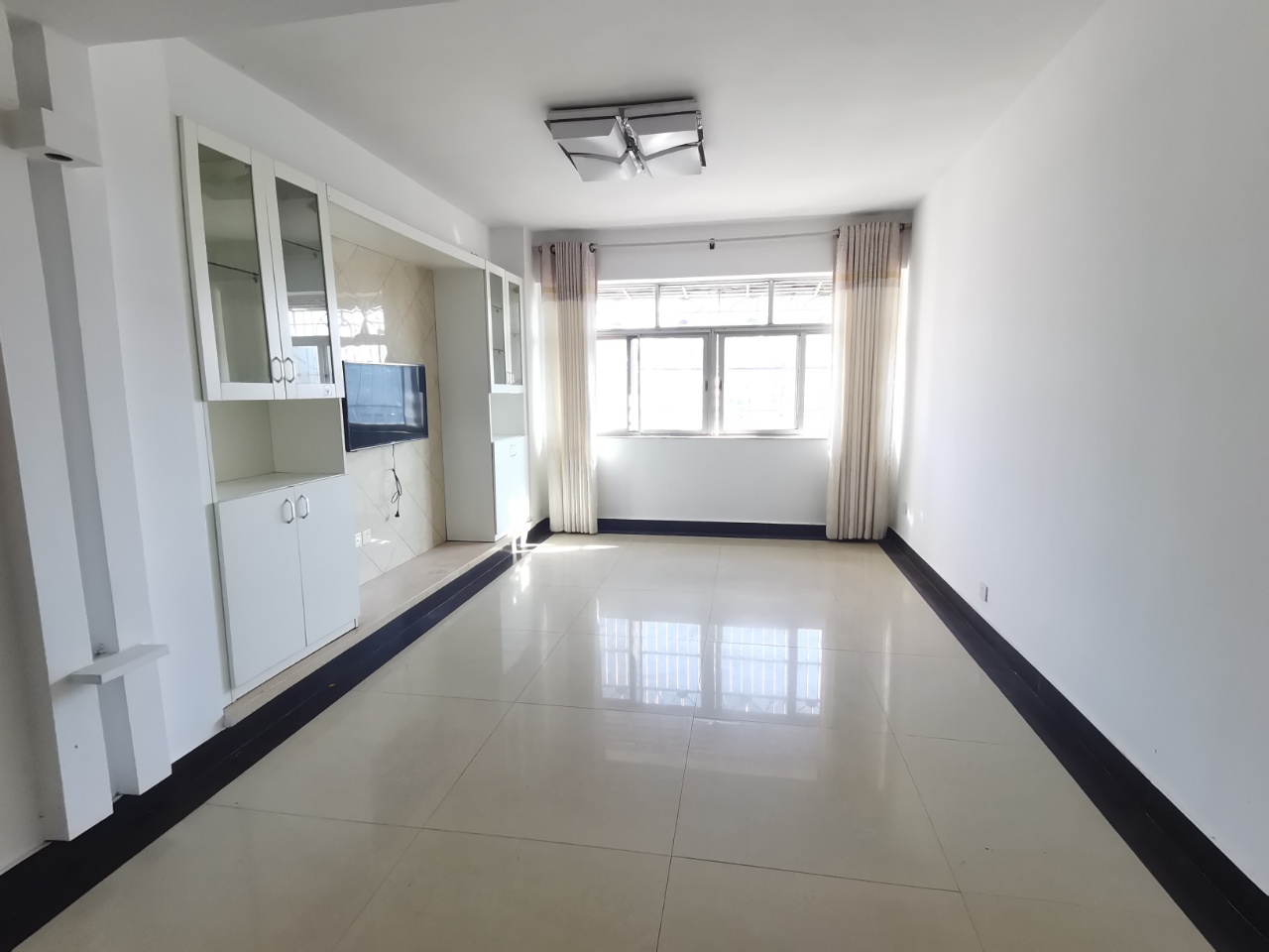 康业花园 3室2厅2卫 94.0万 康业花园 3室2厅2卫 94.0万室内图