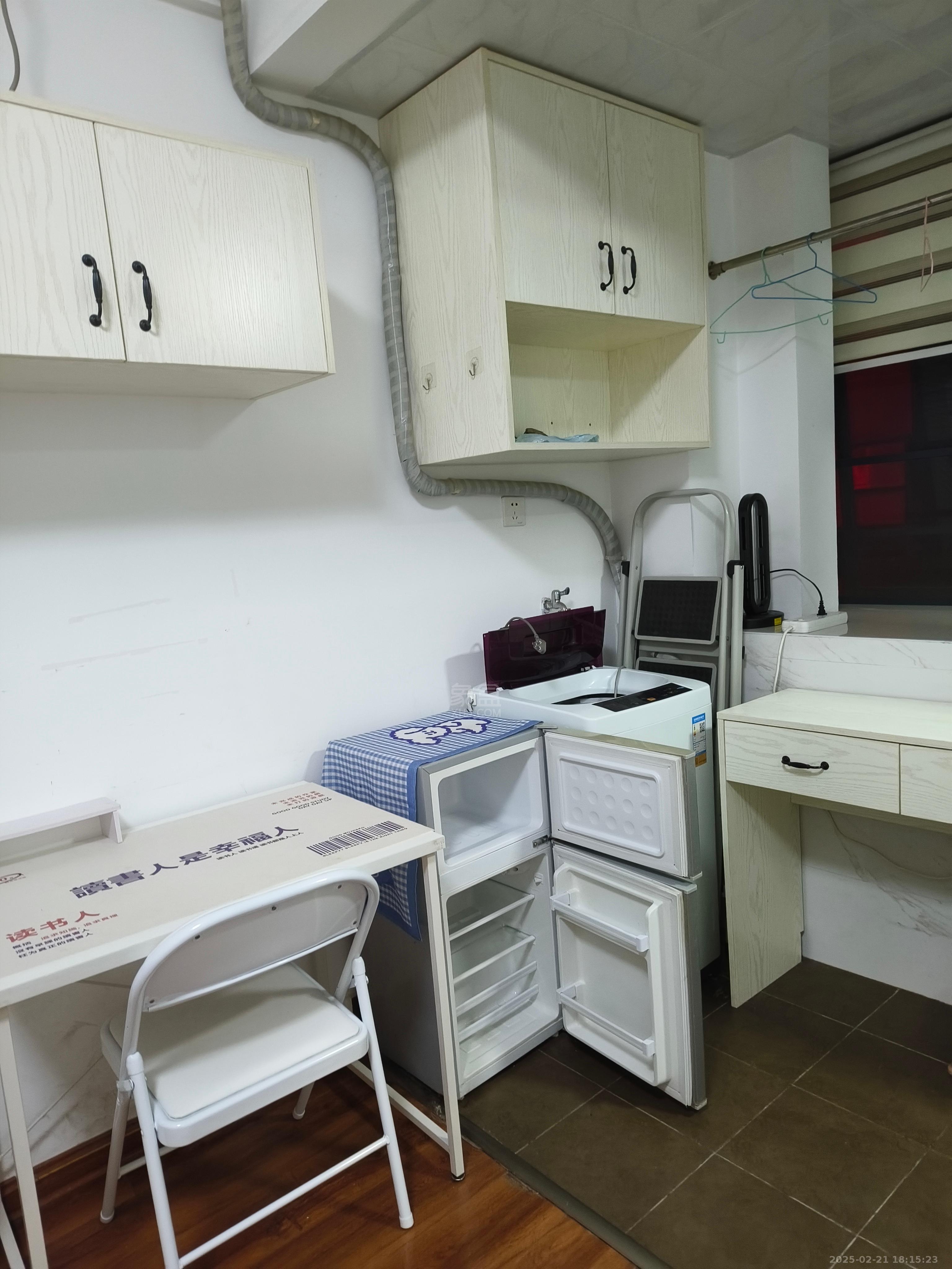 文艺复兴(未来城) 1室1厅1卫 1300.0元/月 文艺复兴(未来城) 1室1厅1卫 1300.0元/月室内图