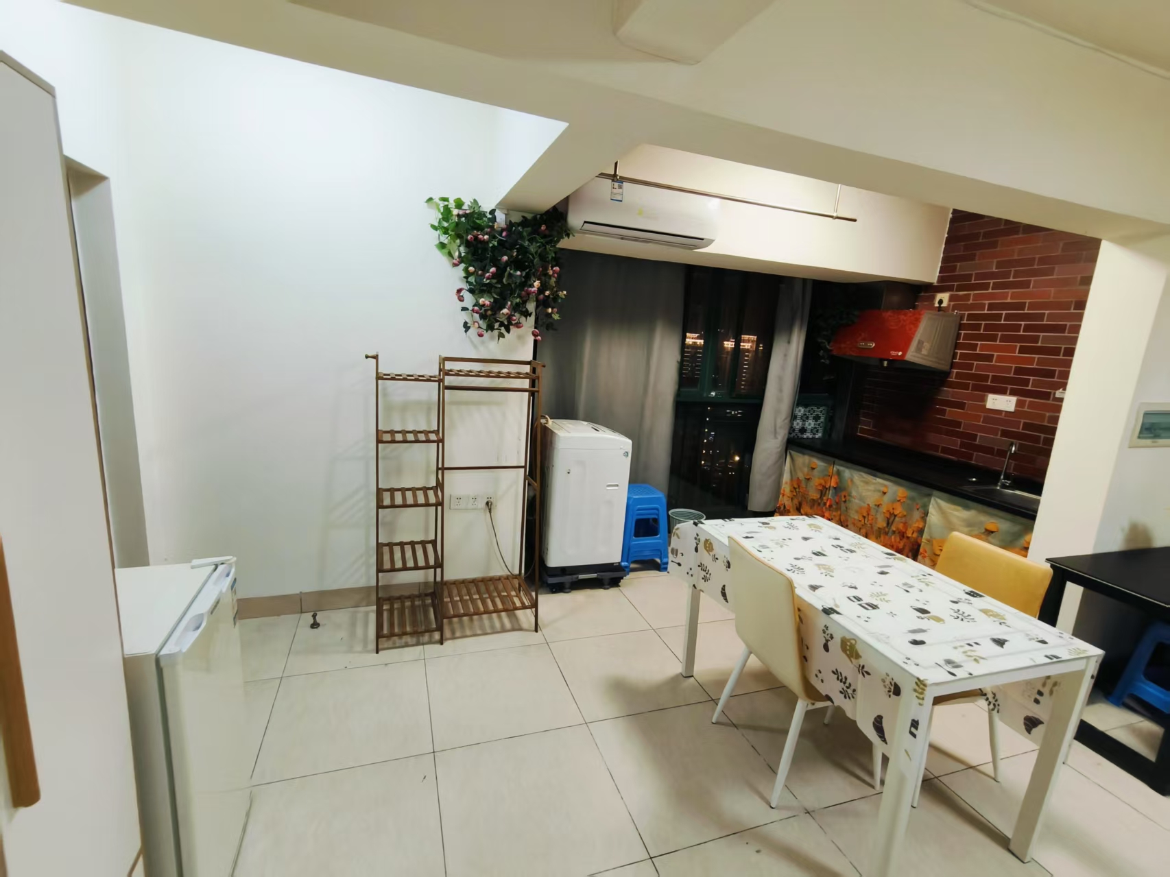 御景峰  1室0厅1卫   1600.00元/月室内图