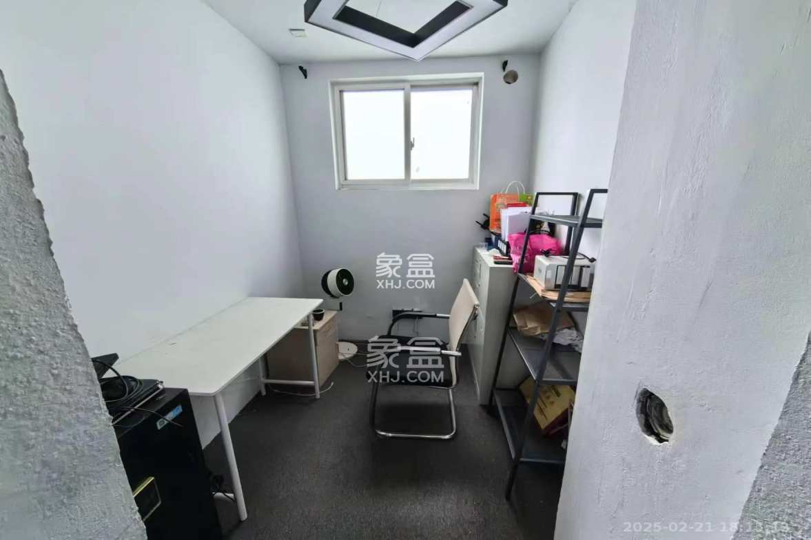 天一康园(湖南电力科技园) 5室2厅2卫 4200.0元/月 天一康园(湖南电力科技园) 5室2厅2卫 4200.0元/月室内图