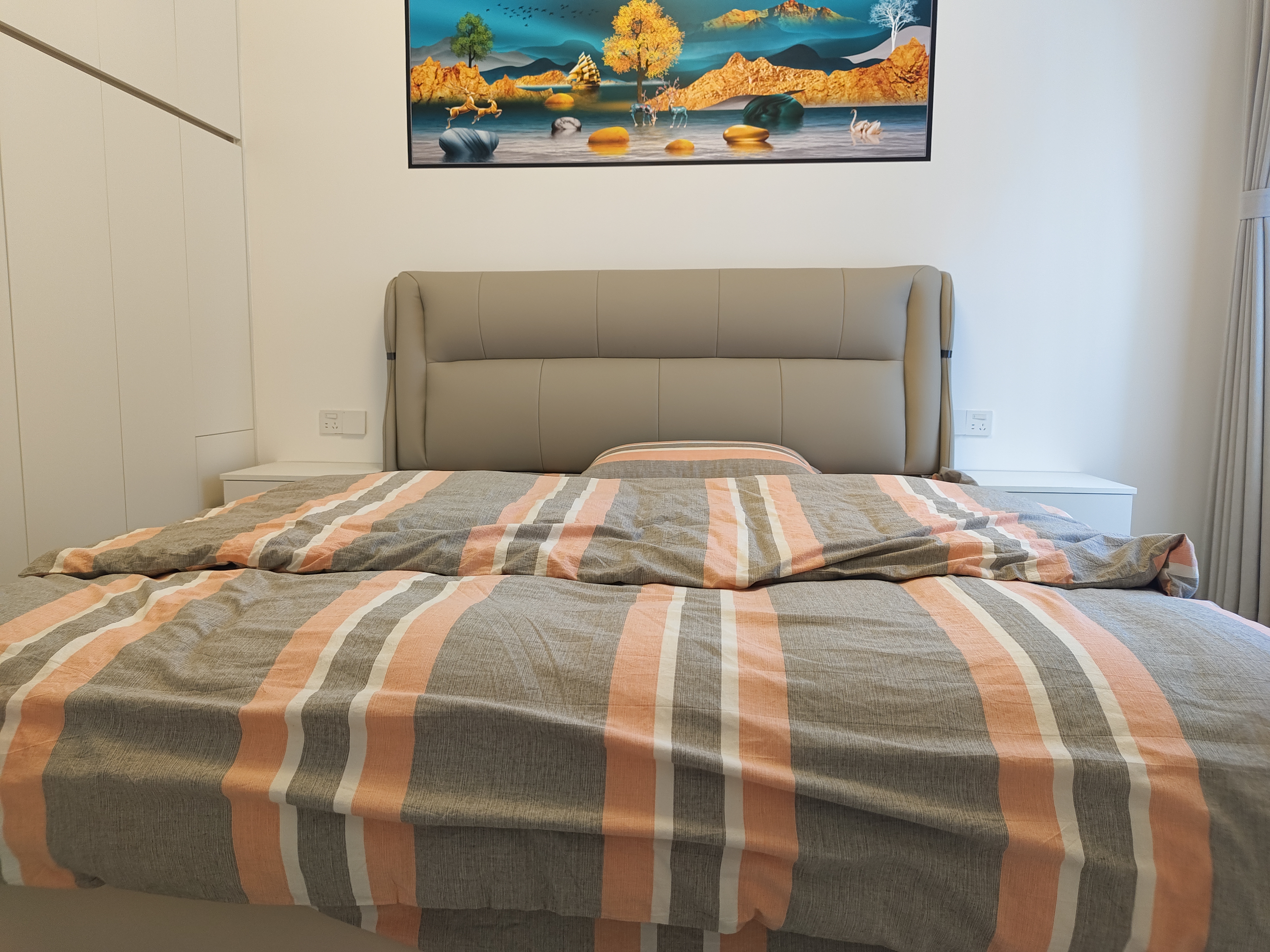 和顺嘉苑  4室2厅2卫    105.0万客厅