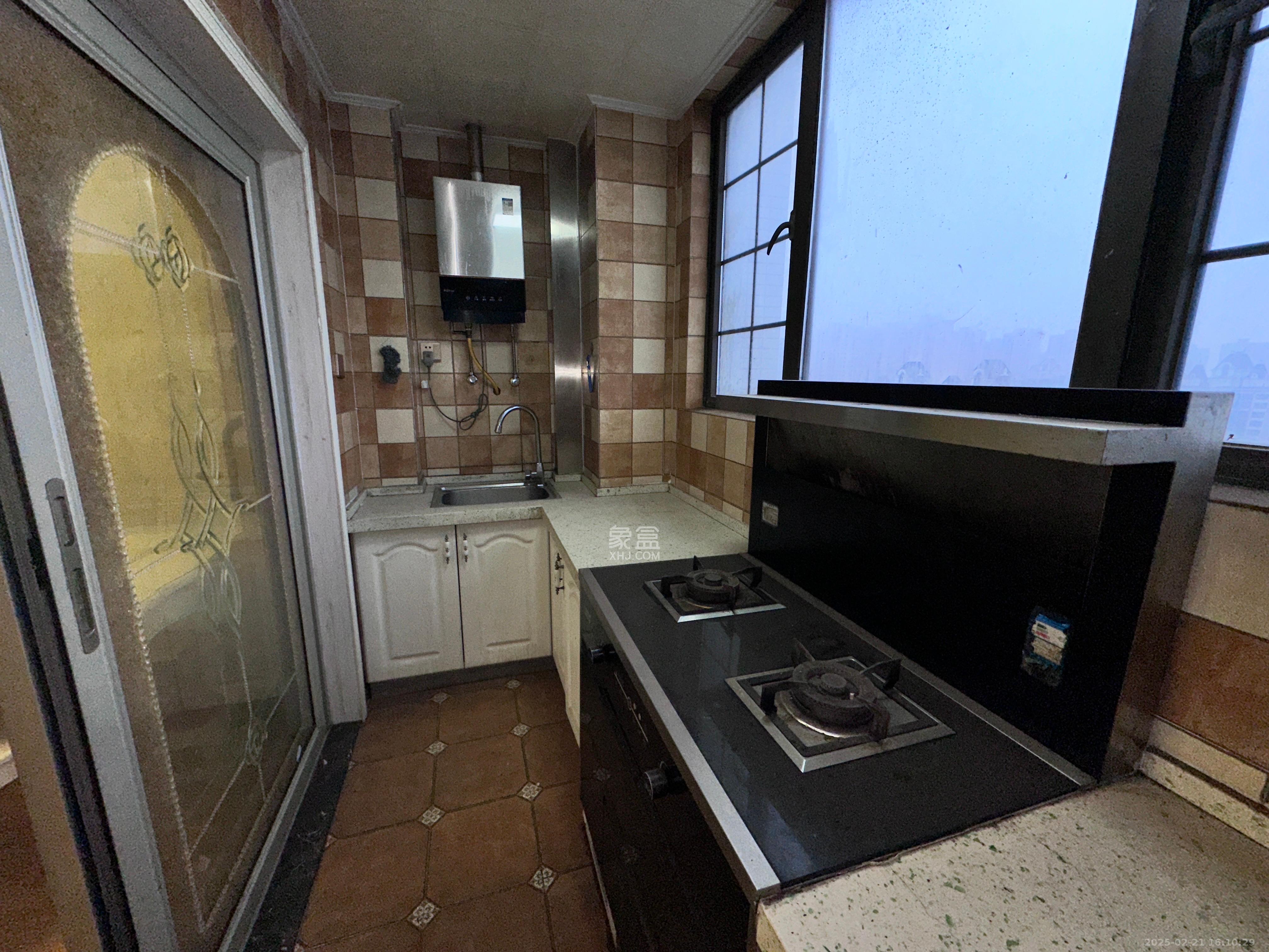 宏聚地中海  2室2厅1卫   1800.00元/月室内图