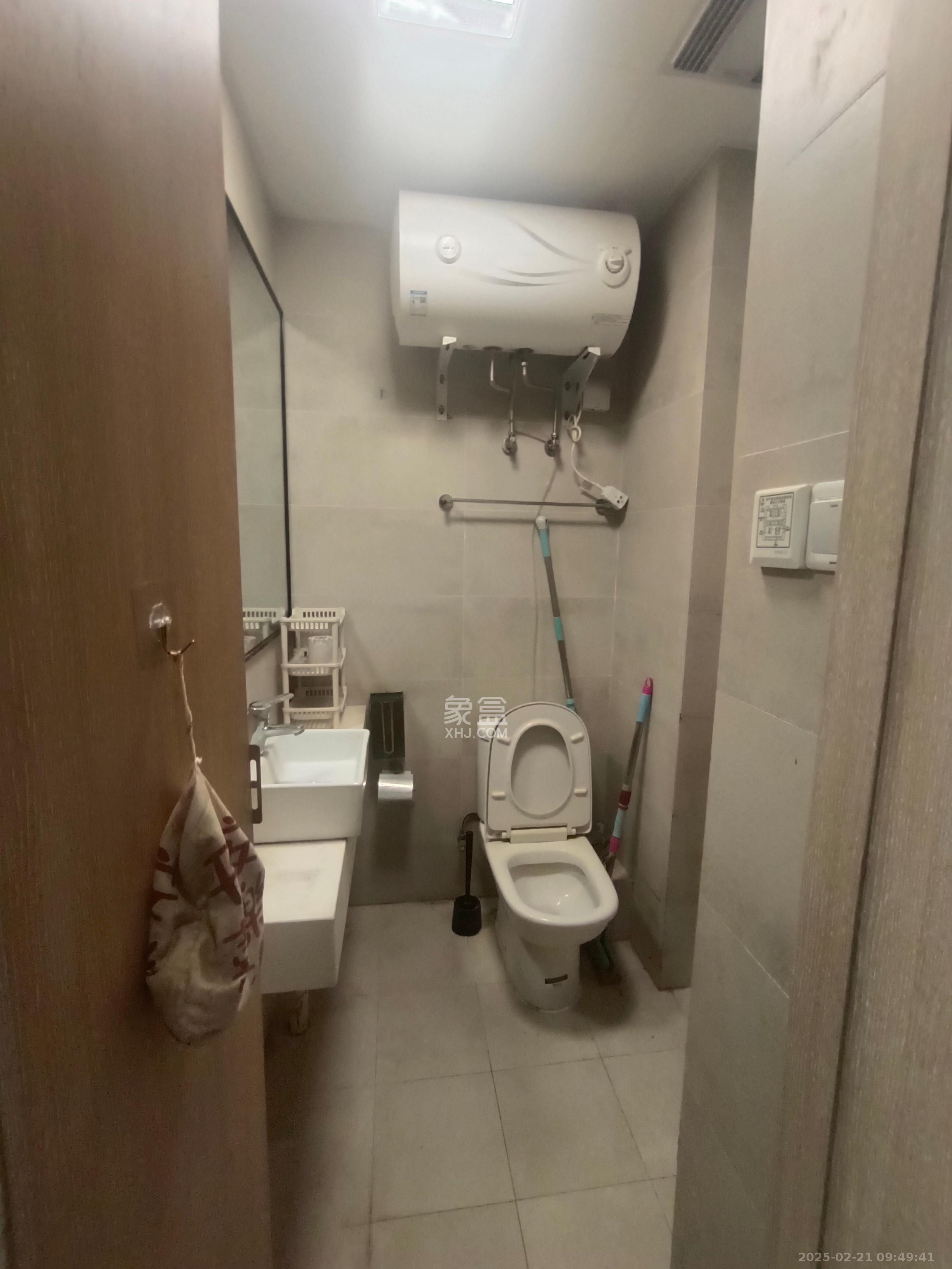 兰亭湾畔 1室0厅1卫 1100.0元/月 兰亭湾畔 1室0厅1卫 1100.0元/月室内图