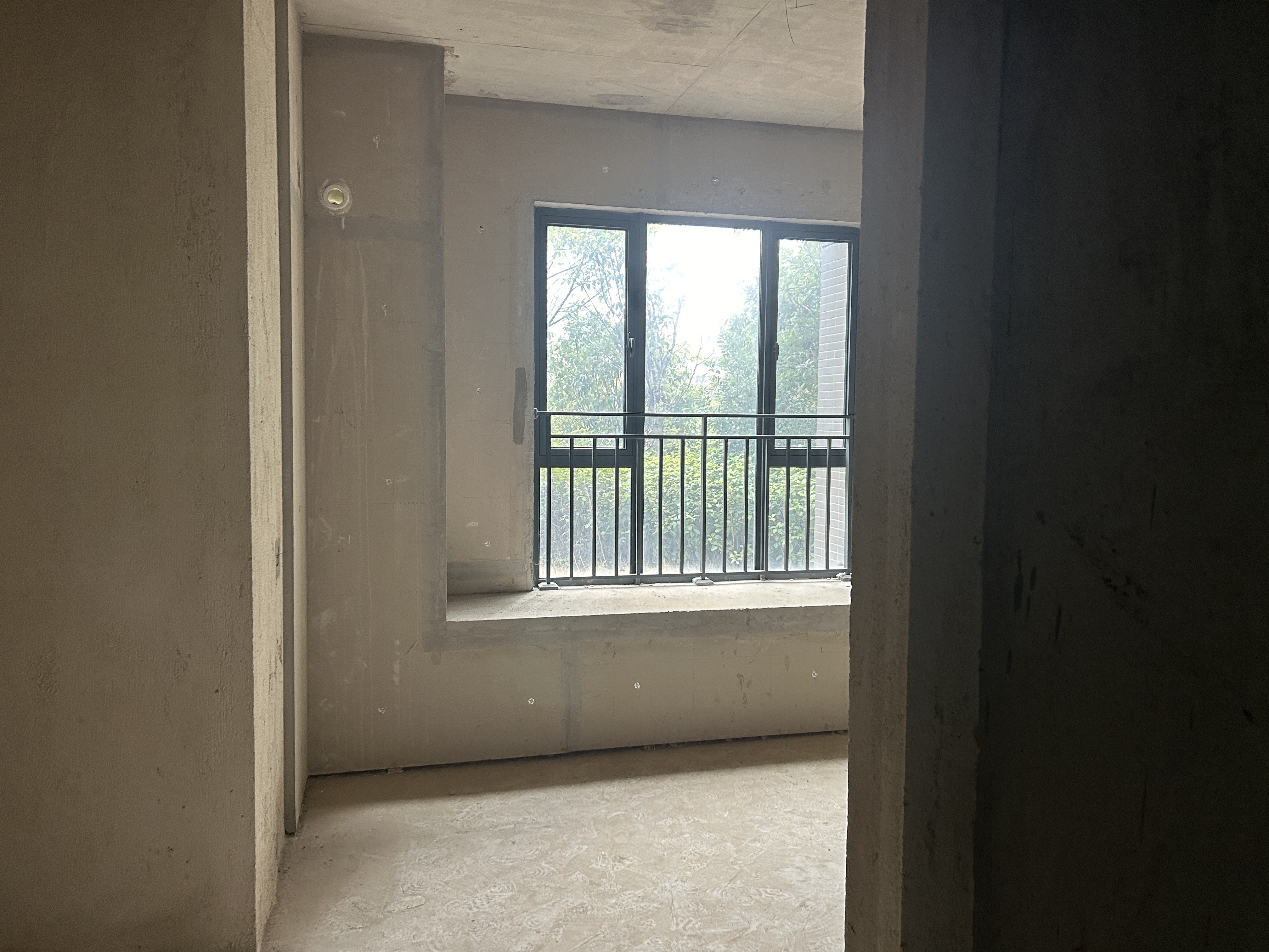 宁邦中心（文华里）  4室2厅2卫    79.8万客厅