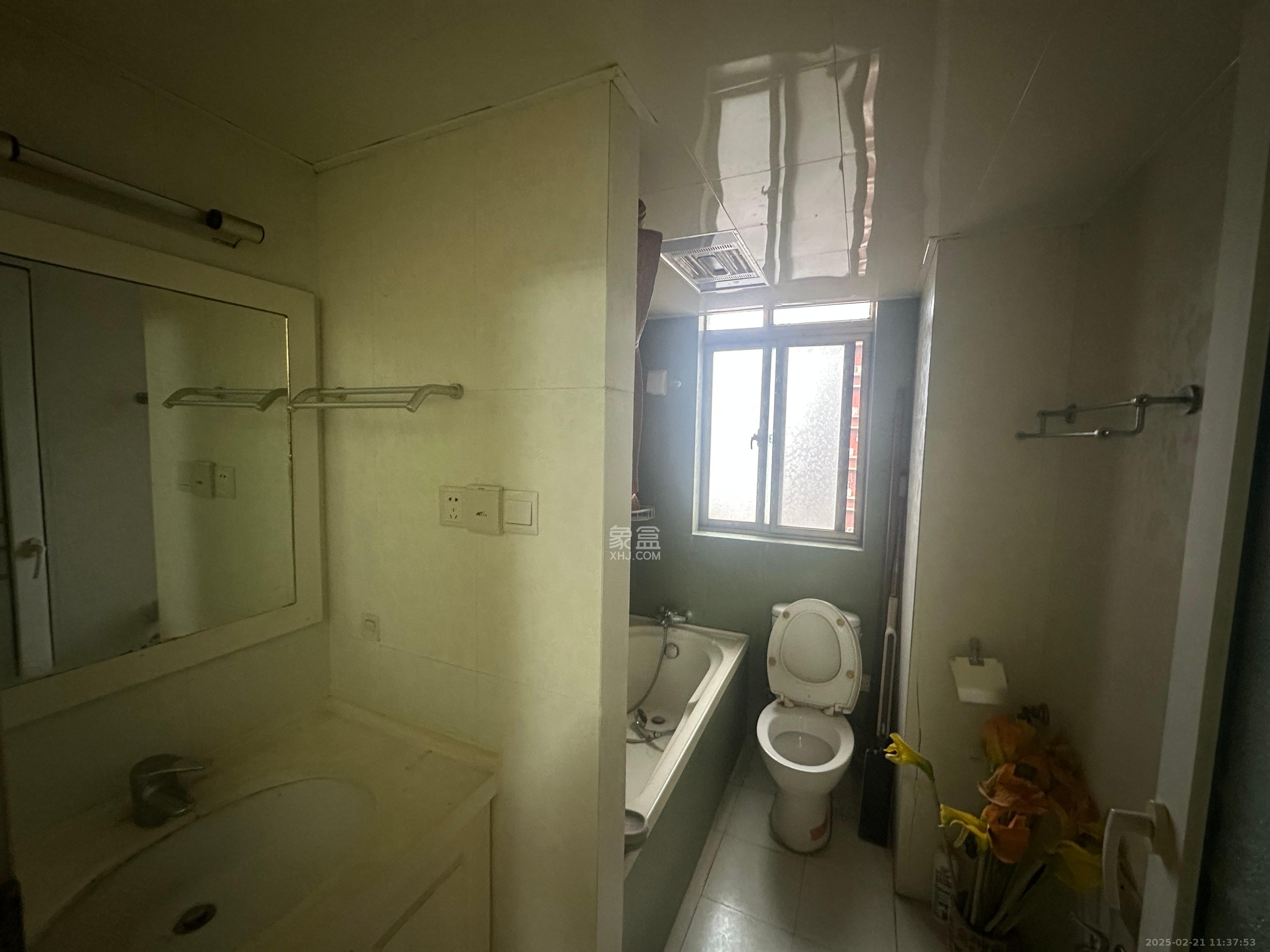 中天枫景园 4室2厅2卫 6200.0元/月 中天枫景园 4室2厅2卫 6200.0元/月室内图