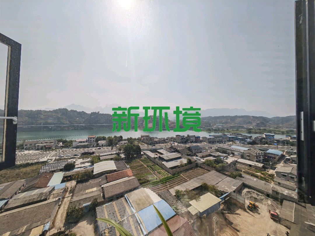 山水印象澜庭  4室2厅2卫   150.00万客厅