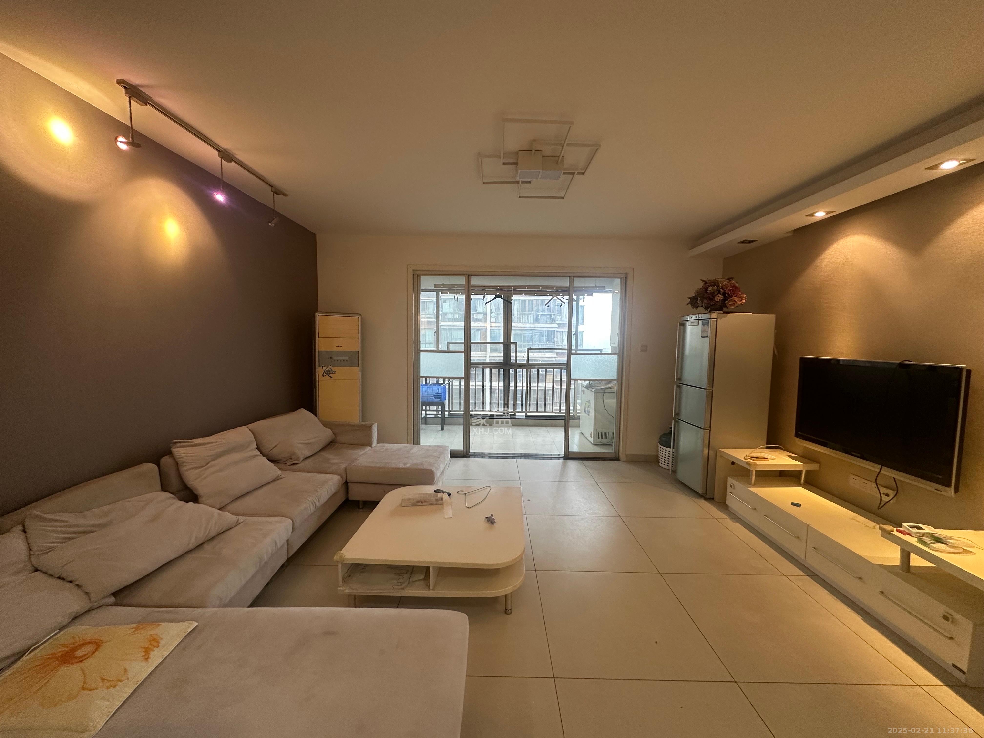 中天枫景园 4室2厅2卫 6200.0元/月 中天枫景园 4室2厅2卫 6200.0元/月室内图