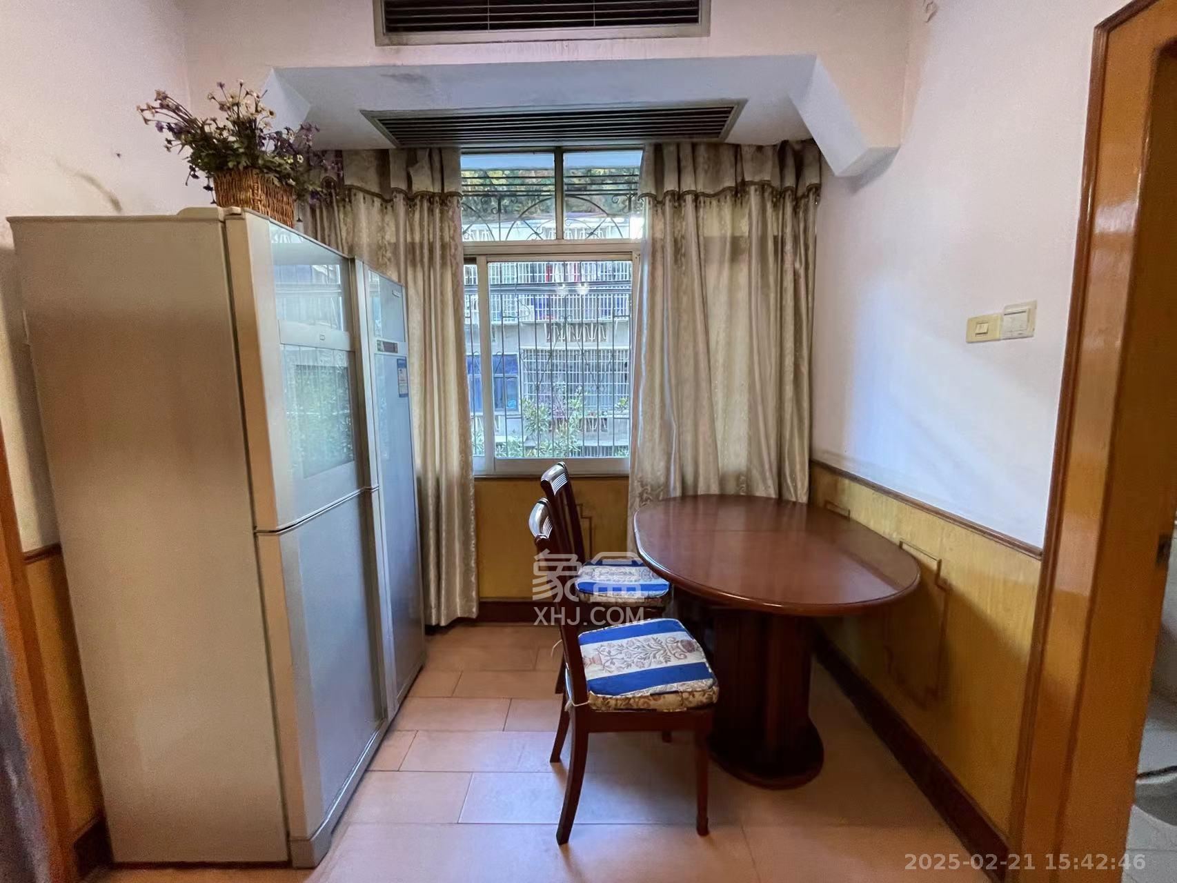 湘农桥社区  3室2厅2卫    2600.0元/月 湘农桥社区  3室2厅2卫    2600.0元/月室内图