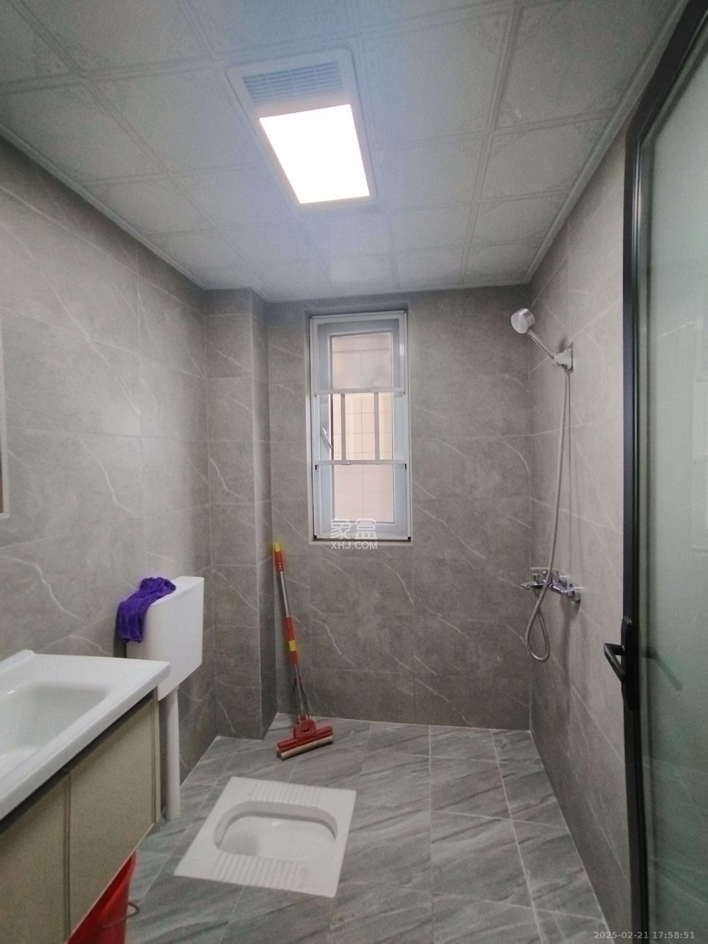 荣盛花语城  2室2厅2卫    2200.0元/月 荣盛花语城  2室2厅2卫    2200.0元/月室内图