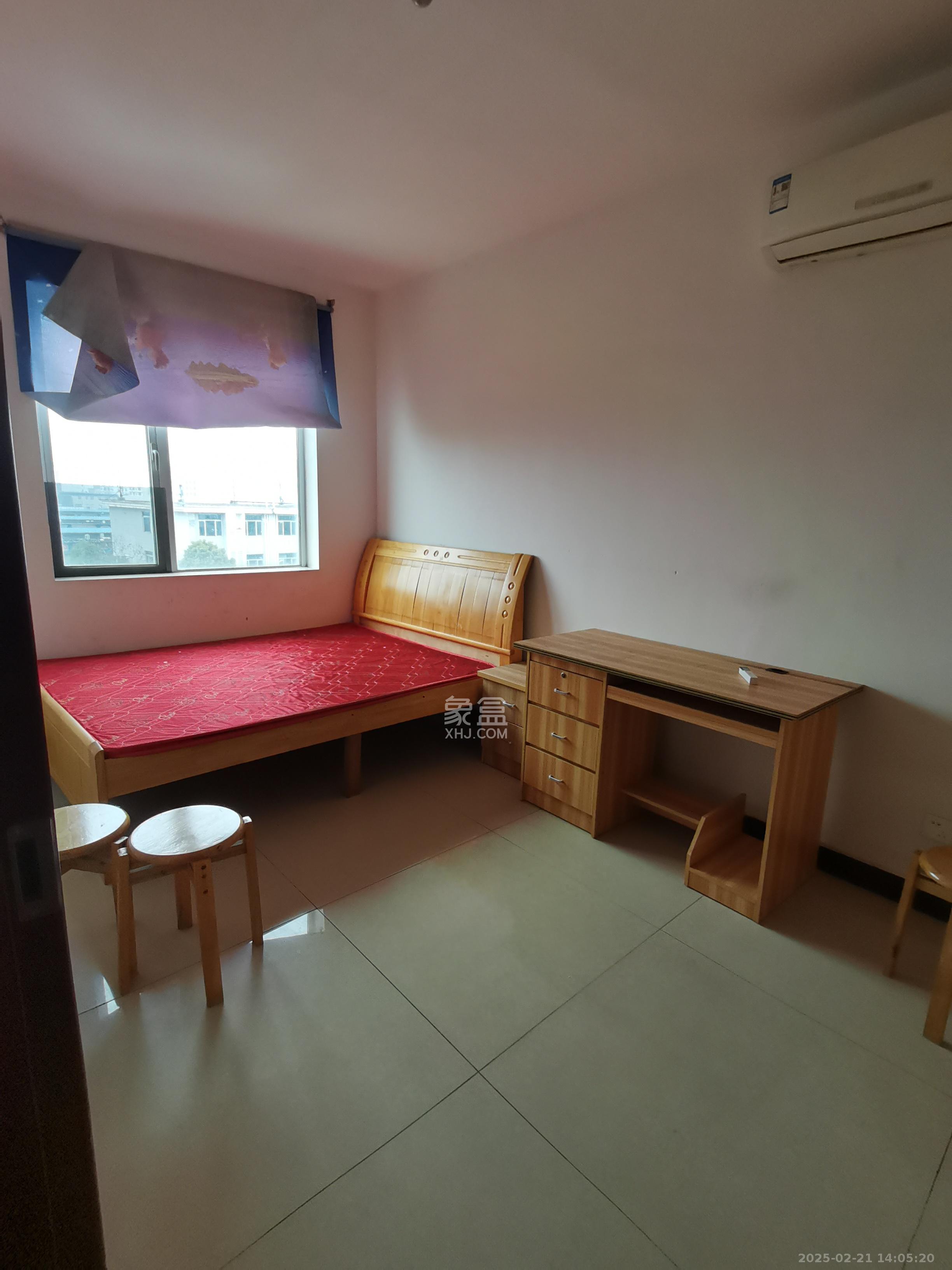 恒广国际物流园 4室2厅1卫 1400.0元/月 恒广国际物流园 4室2厅1卫 1400.0元/月室内图