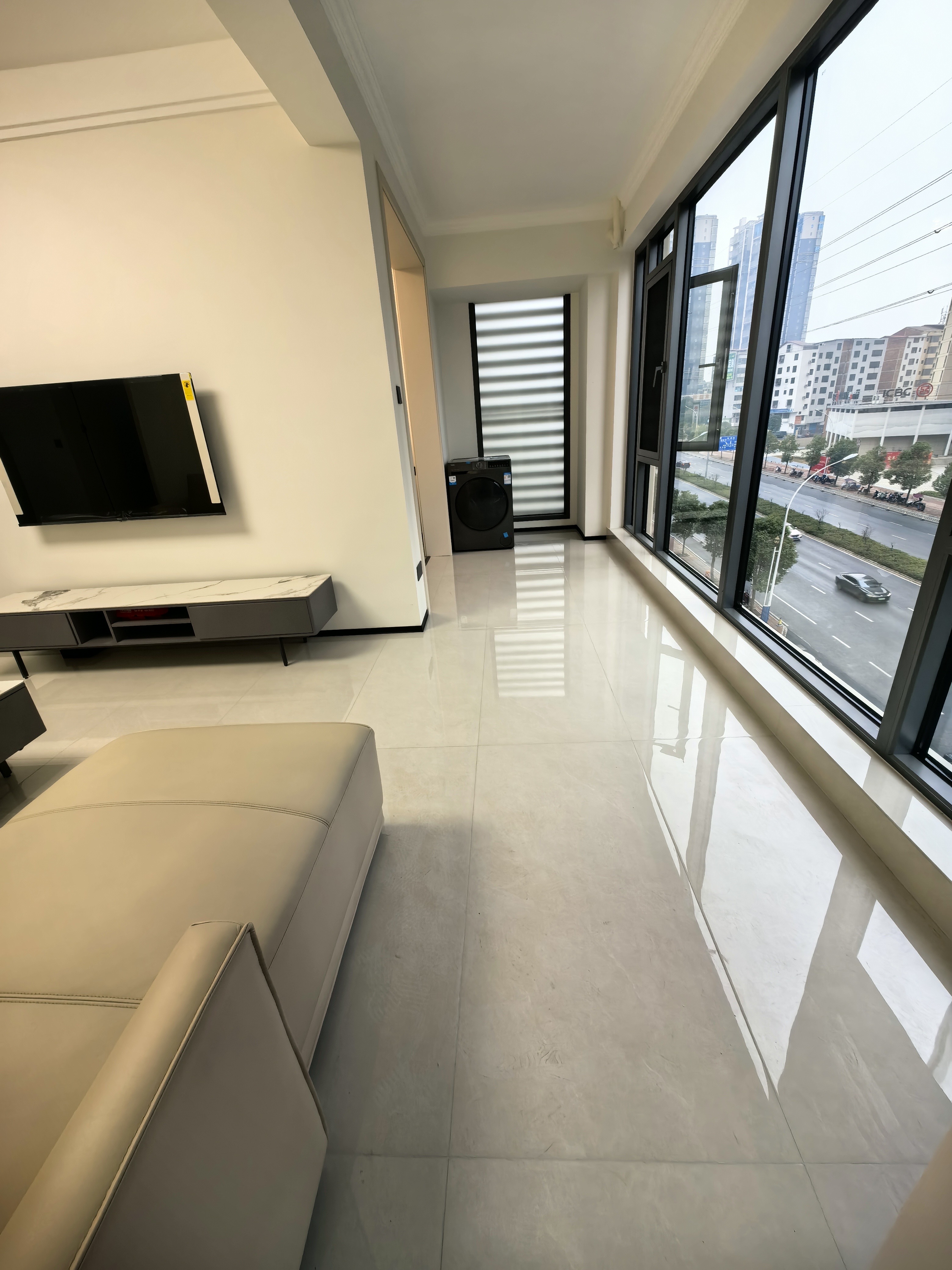 吾悦广场  3室2厅2卫    2000.0元/月室内图