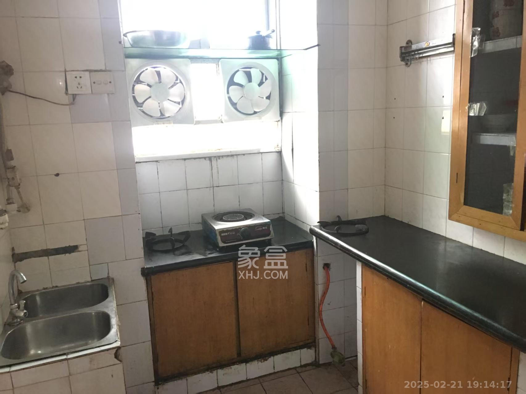 赤岗小区(一二三片)  3室1厅1卫    1800.0元/月 赤岗小区(一二三片)  3室1厅1卫    1800.0元/月室内图