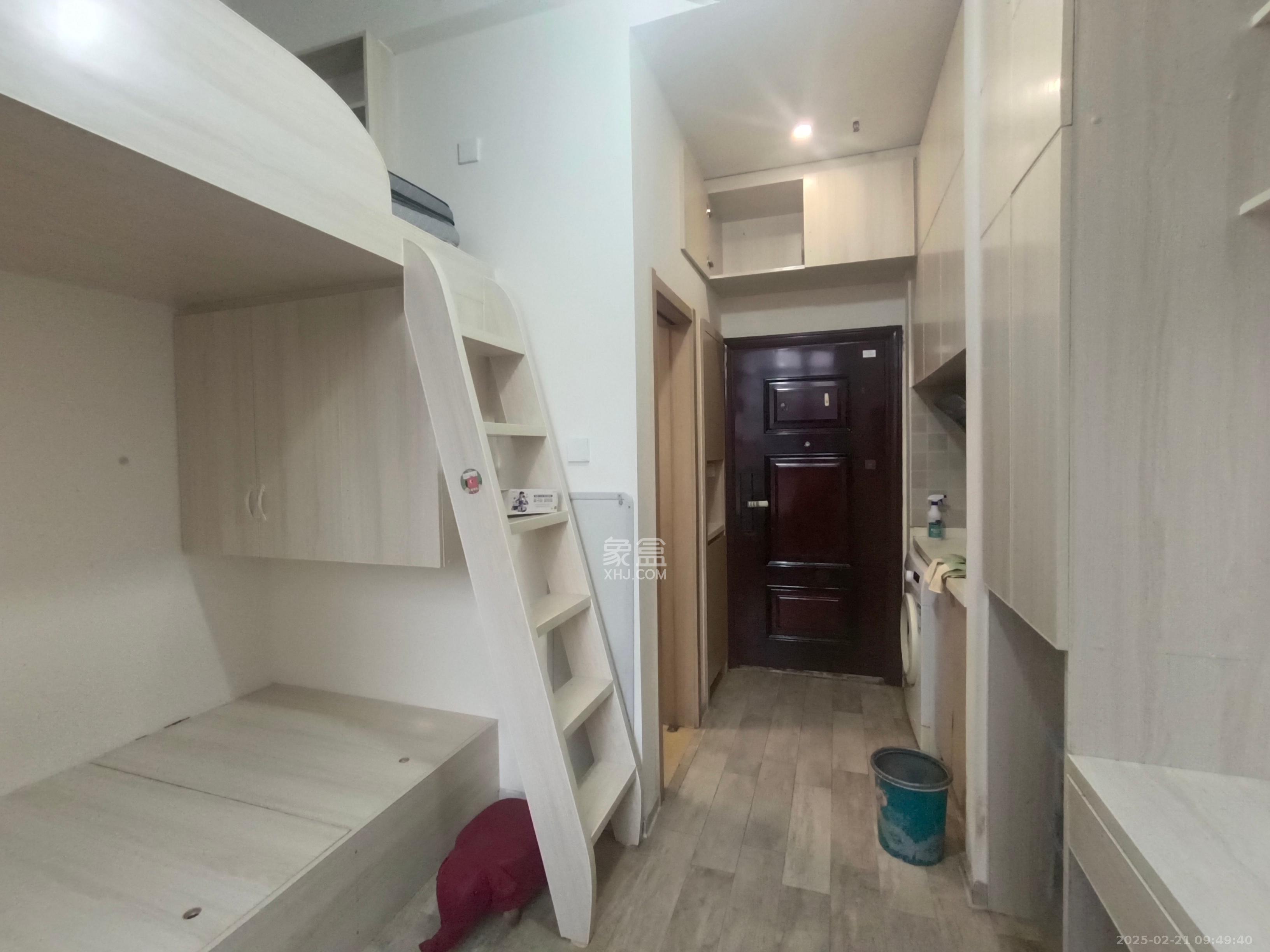 兰亭湾畔 1室0厅1卫 1100.0元/月 兰亭湾畔 1室0厅1卫 1100.0元/月室内图