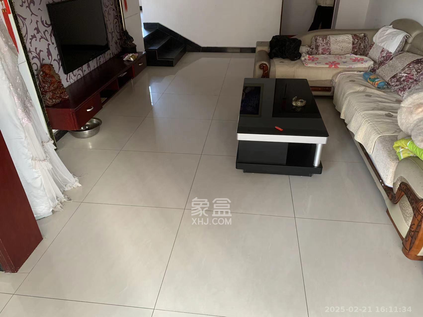 嘉华城（一期）  1室2厅1卫   3500.00元/月室内图