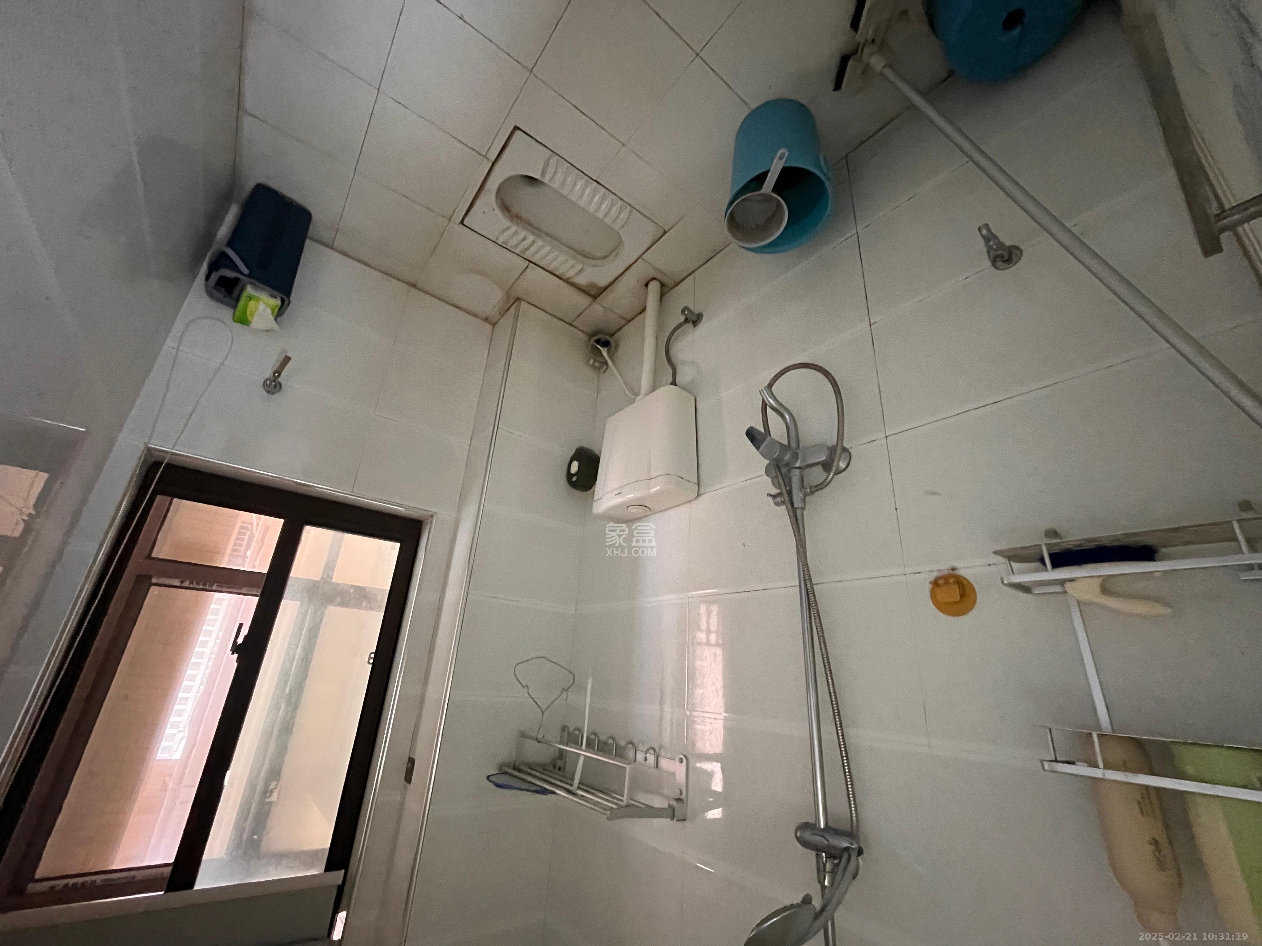 宏聚地中海  3室2厅2卫   2500.00元/月室内图