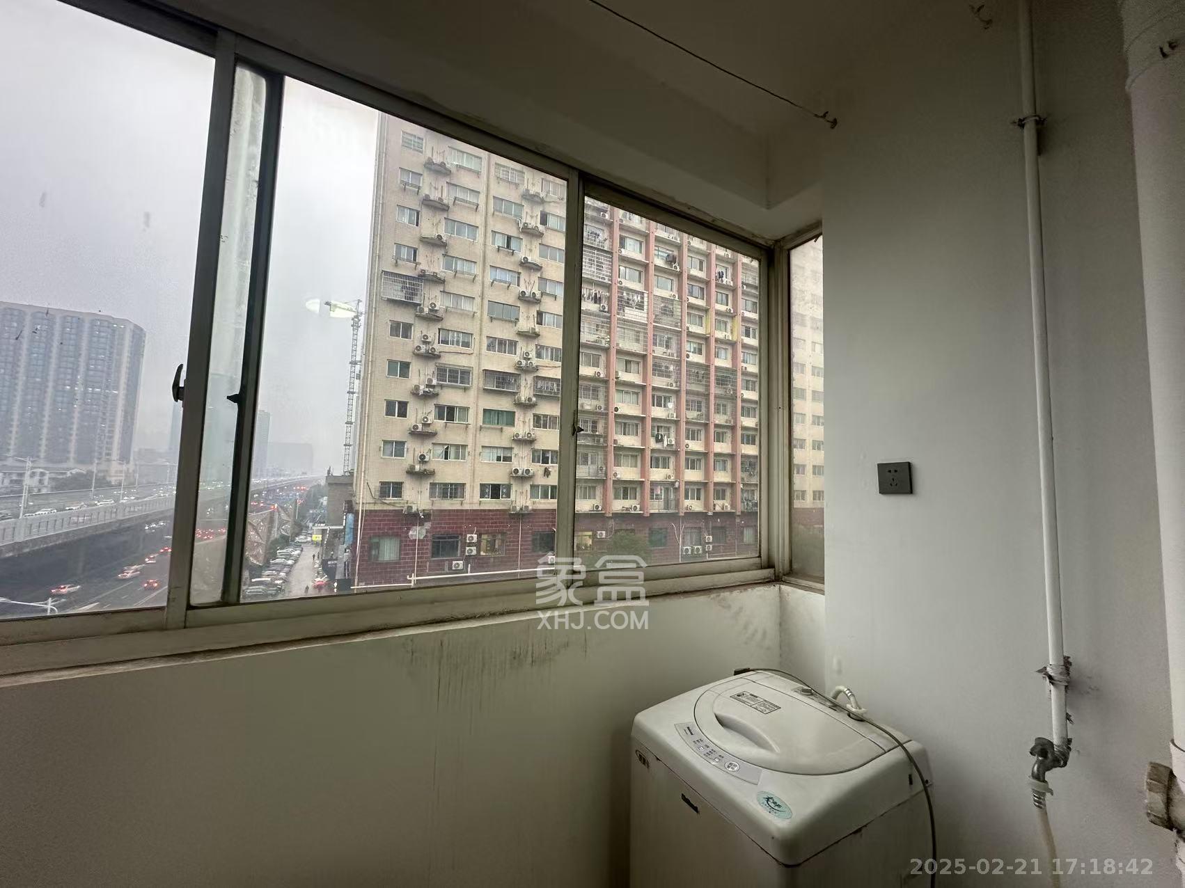 腾达家园(市交通局职工宿舍) 3室1厅1卫 2600.0元/月 腾达家园(市交通局职工宿舍) 3室1厅1卫 2600.0元/月室内图