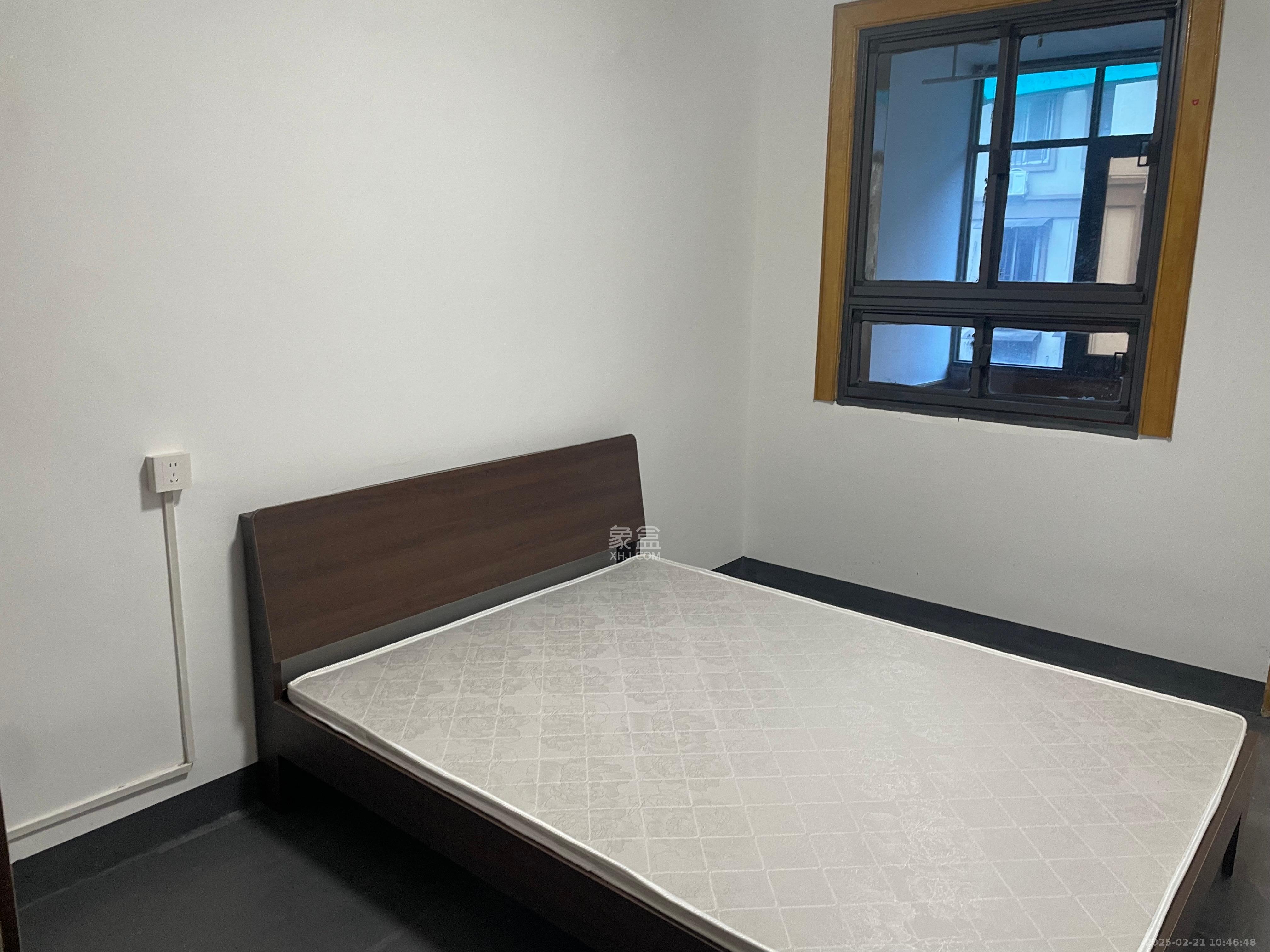 燕山街社区  2室1厅1卫   1600.00元/月室内图