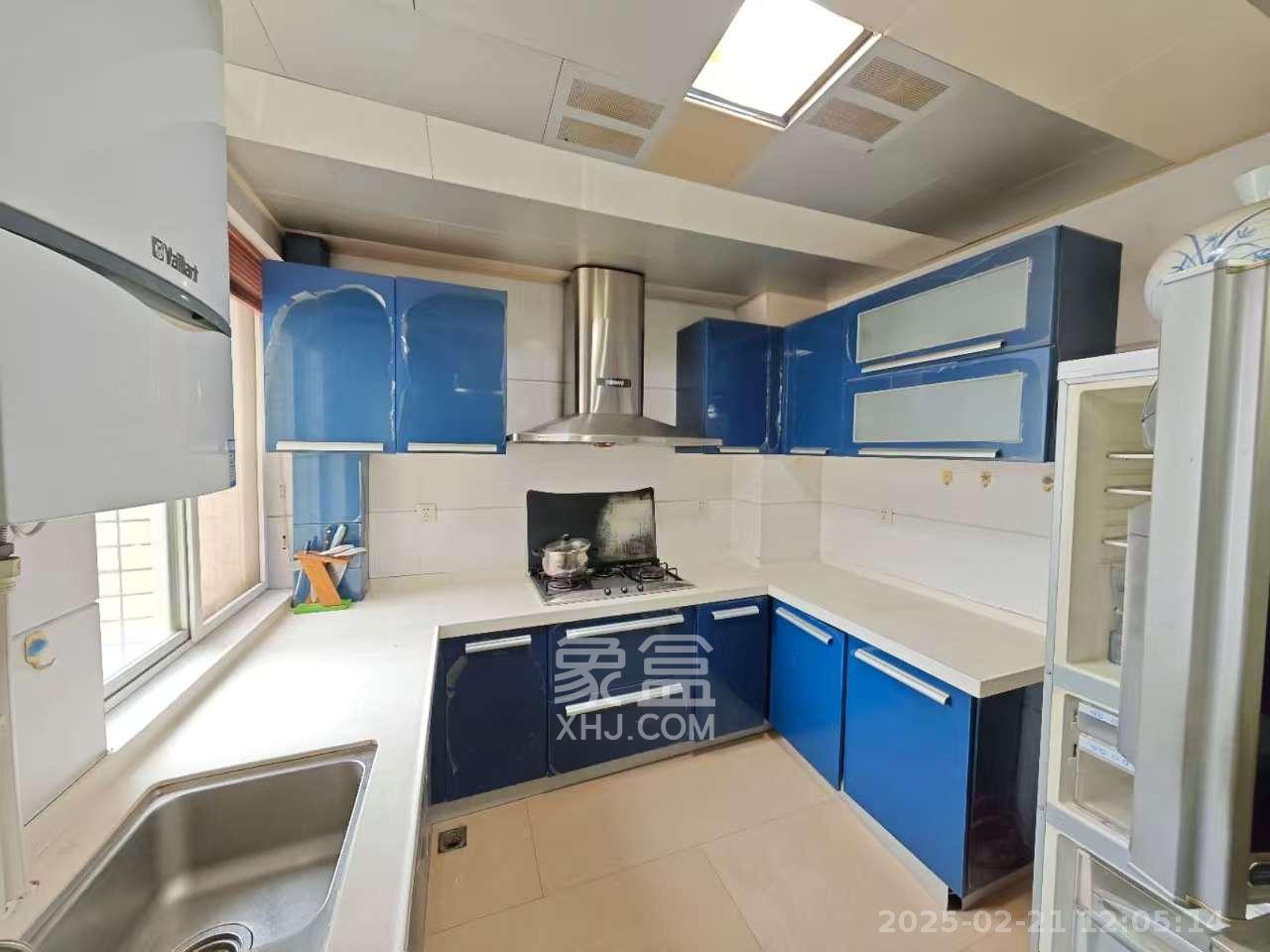 星语林名园 4室2厅2卫 2600.0元/月 星语林名园 4室2厅2卫 2600.0元/月室内图