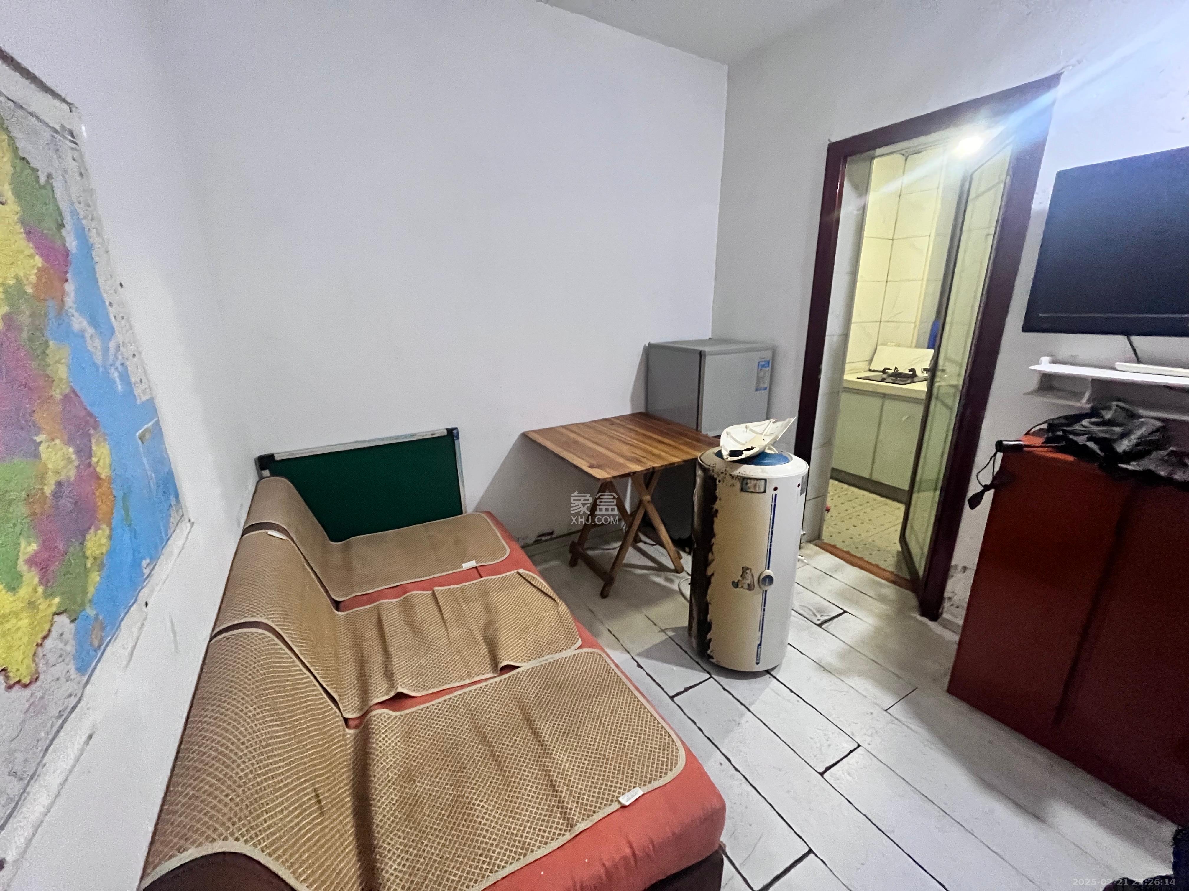 德雅路住宅楼 1室1厅1卫 900.0元/月 德雅路住宅楼 1室1厅1卫 900.0元/月室内图