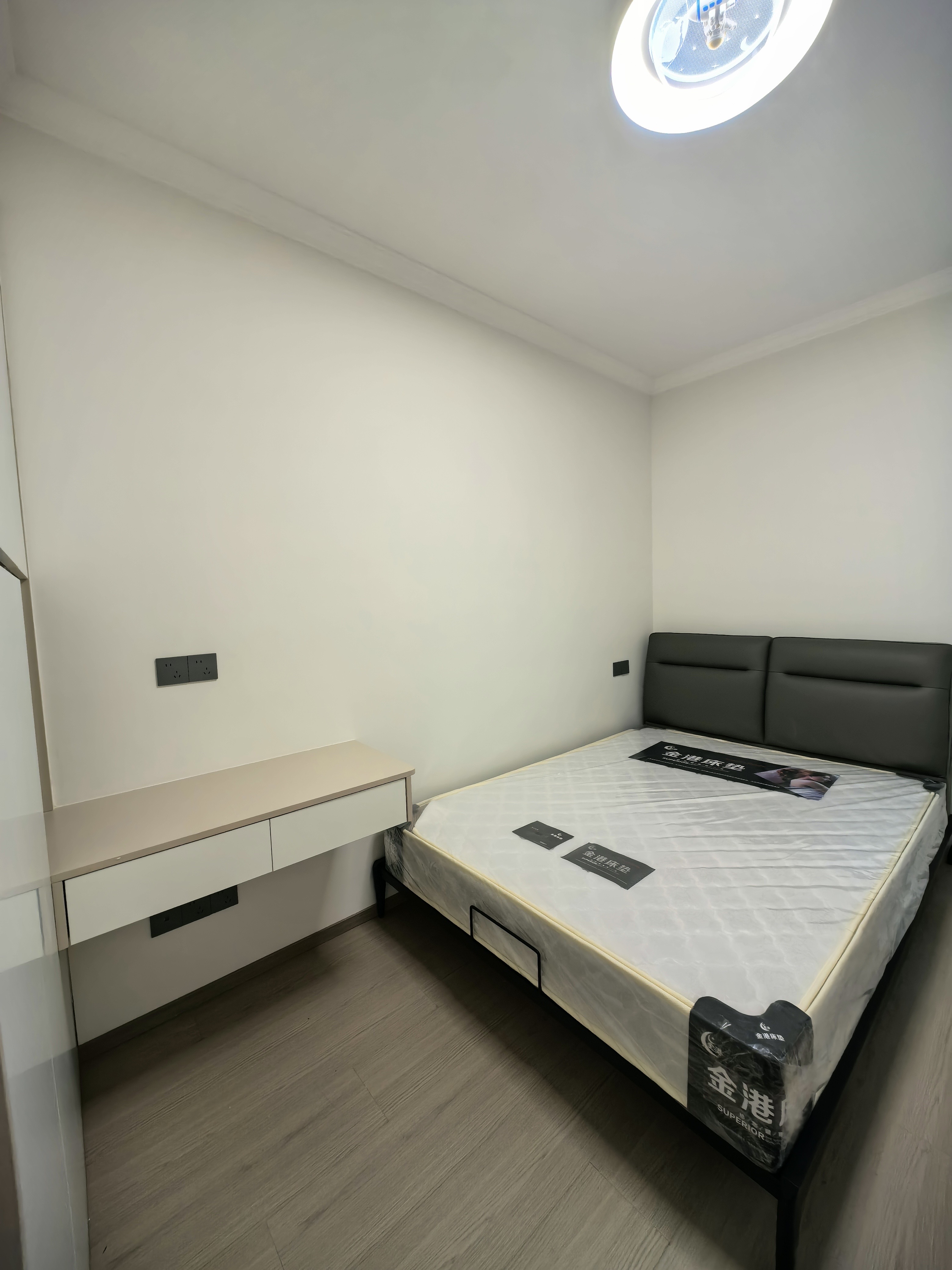 吾悦广场  3室2厅2卫    2000.0元/月室内图