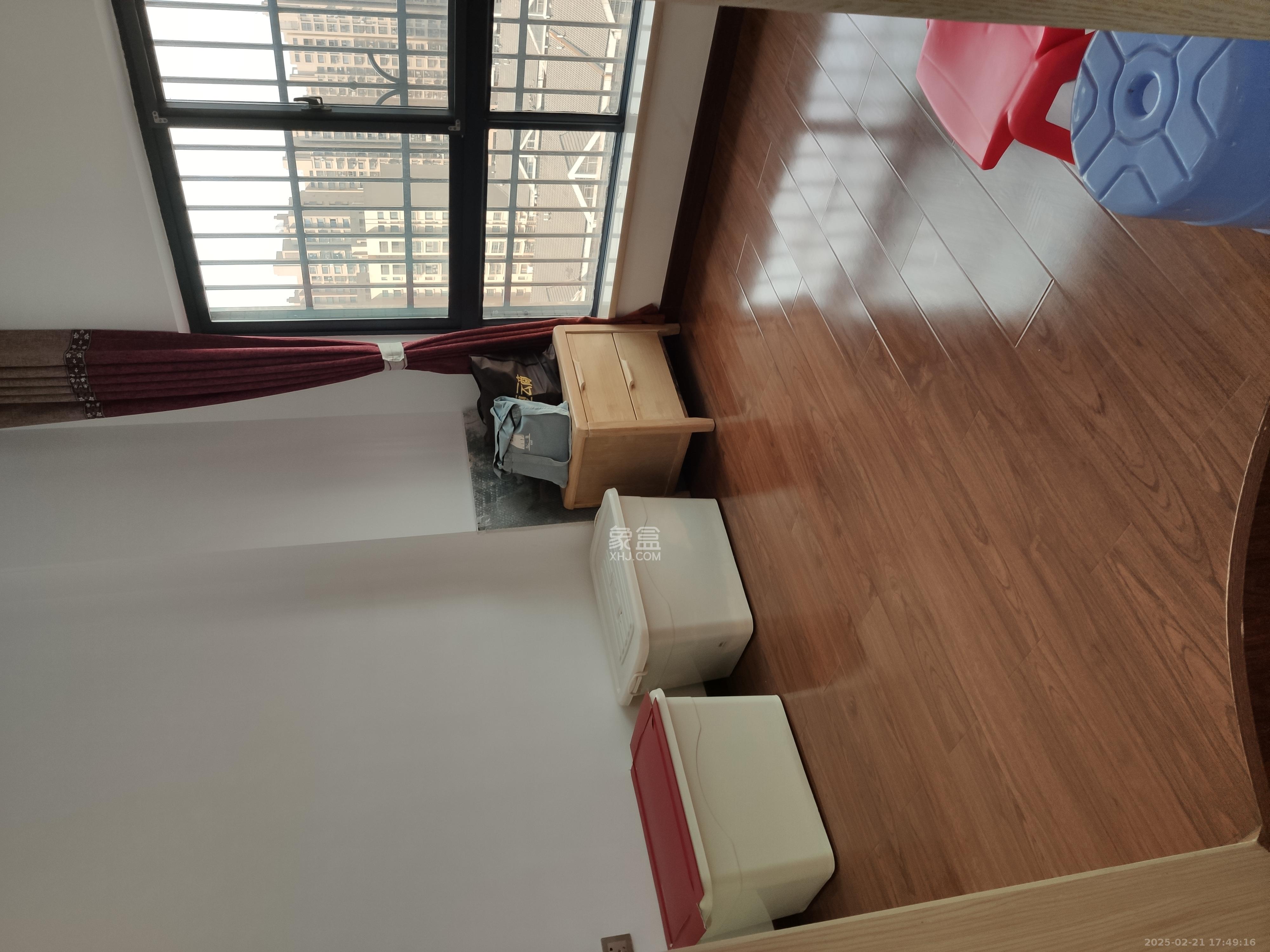 花样年华  4室2厅1卫   2500.00元/月室内图