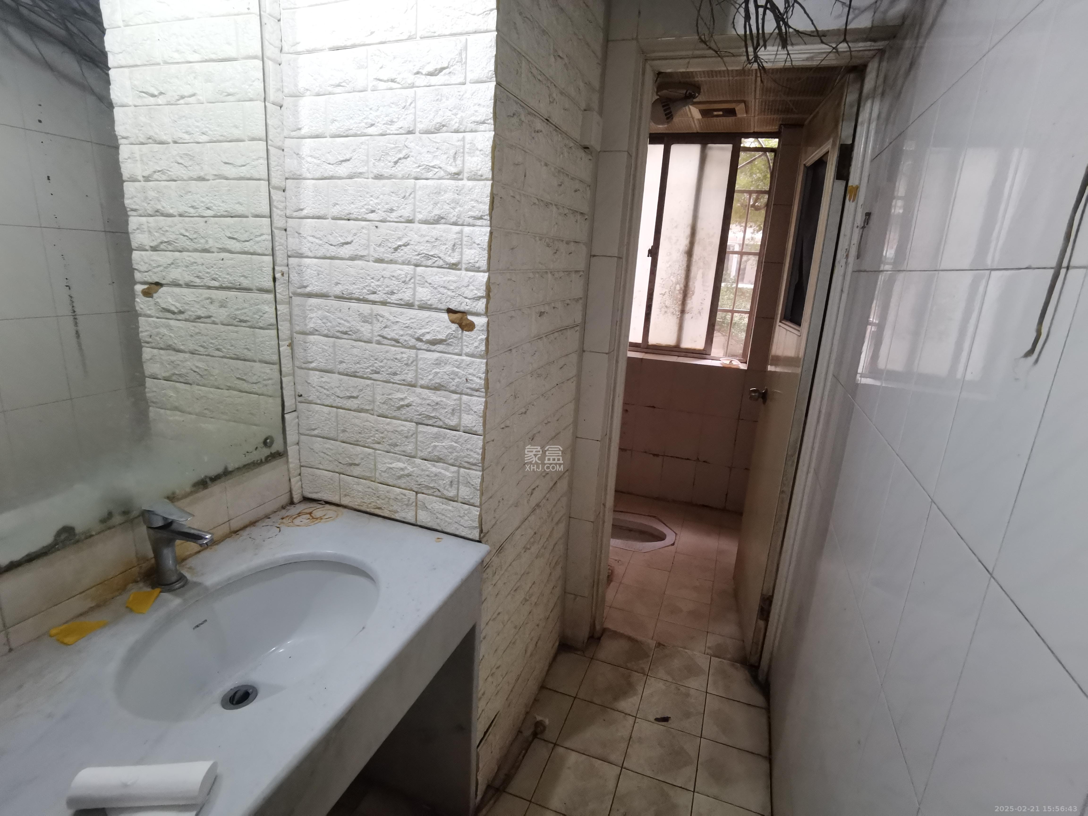 金鹰小区 3室2厅2卫 2700.0元/月 金鹰小区 3室2厅2卫 2700.0元/月室内图