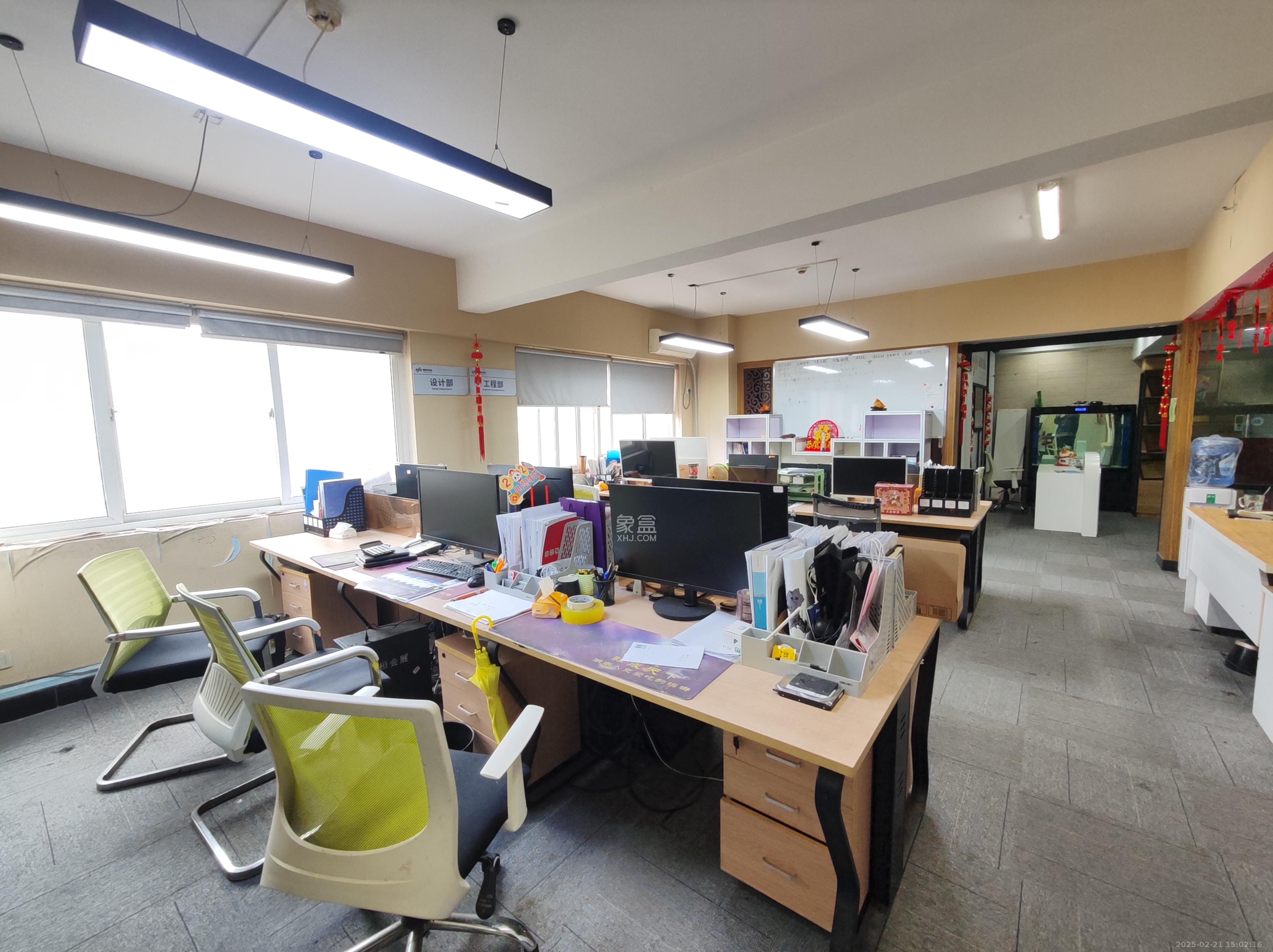 长远华樟名府  4室1厅2卫   7500.00元/月室内图