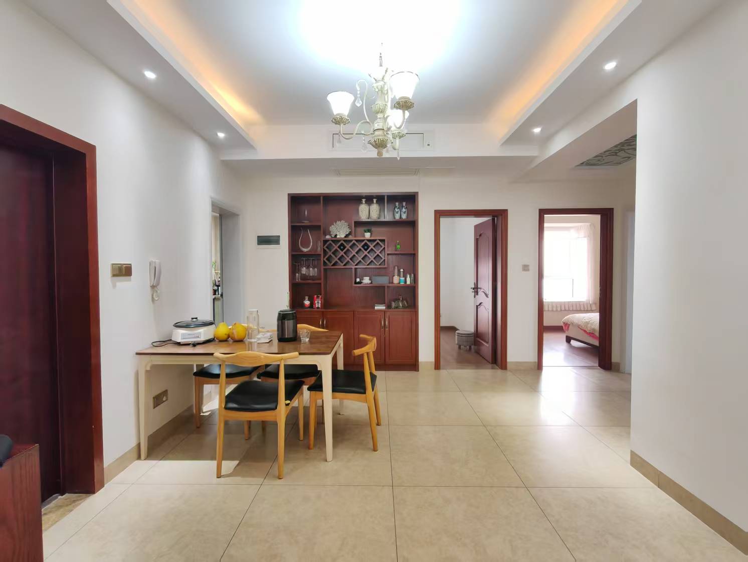 卧龙港  3室2厅2卫    72.8万 卧龙港  3室2厅2卫    72.8万室内图