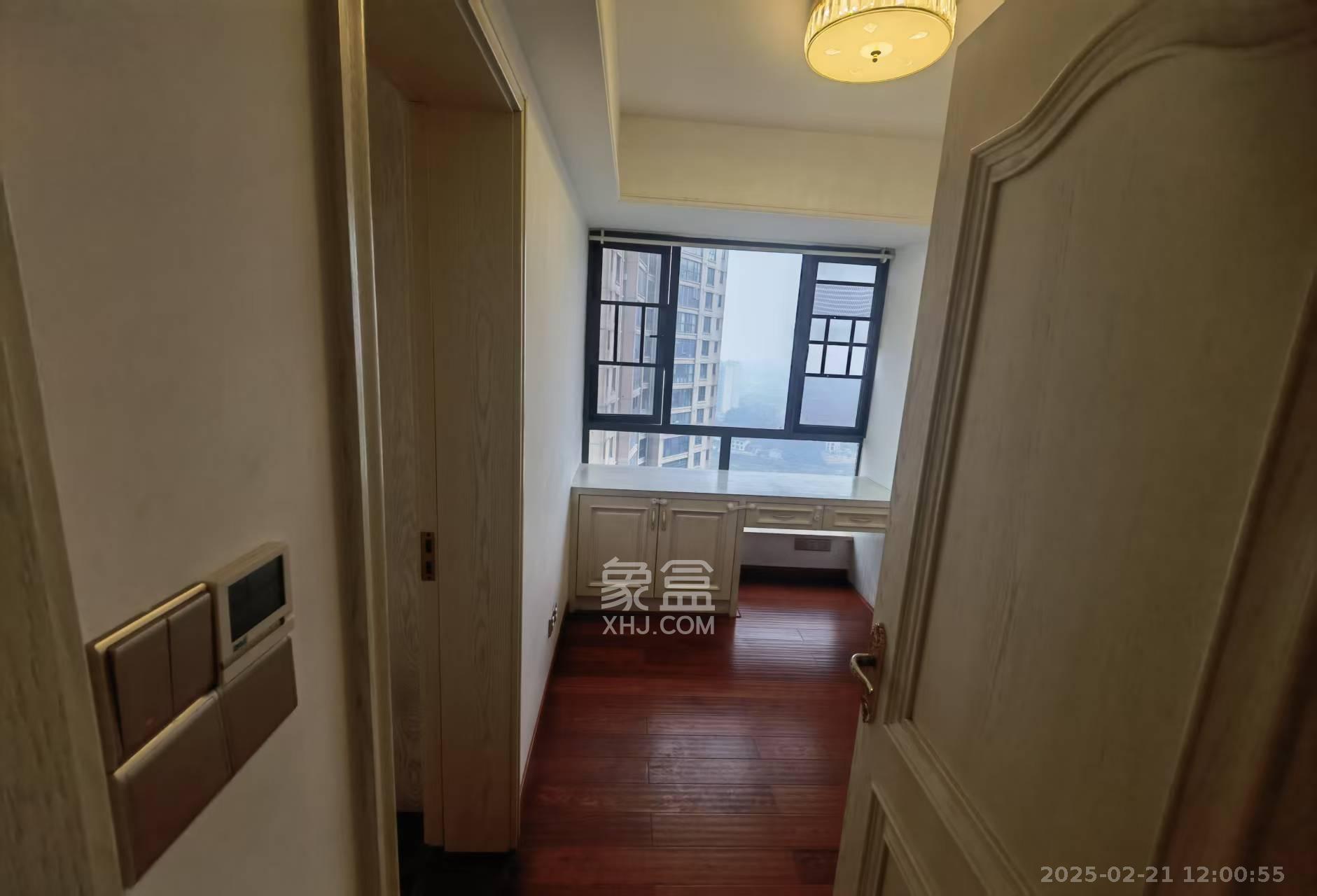 中粮自然天城 3室2厅2卫 3000.0元/月 中粮自然天城 3室2厅2卫 3000.0元/月室内图